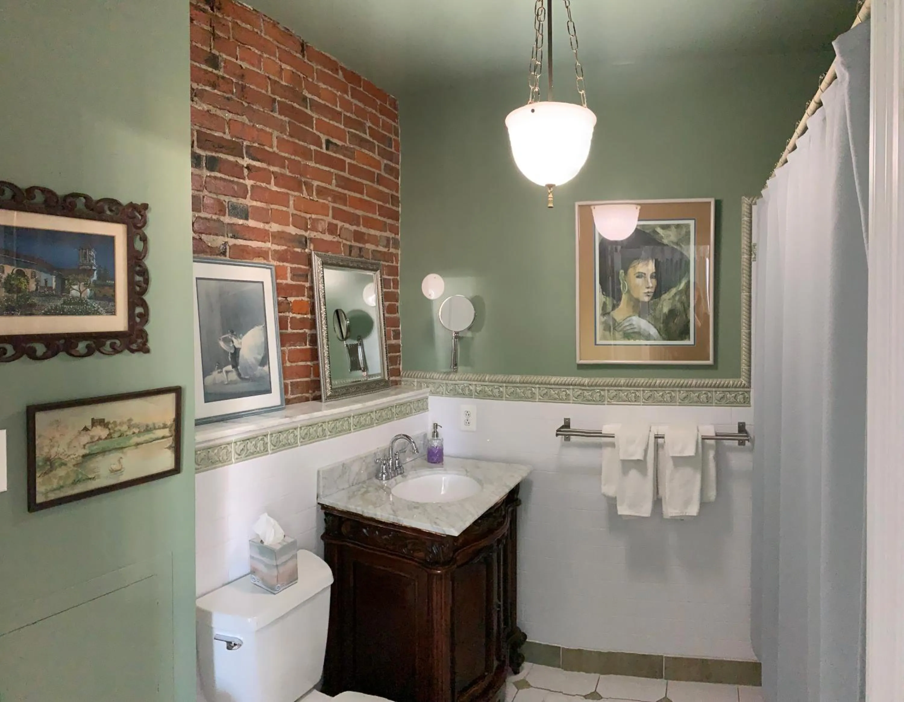 Bathroom in The Philadelphia Hotel Bella Vista