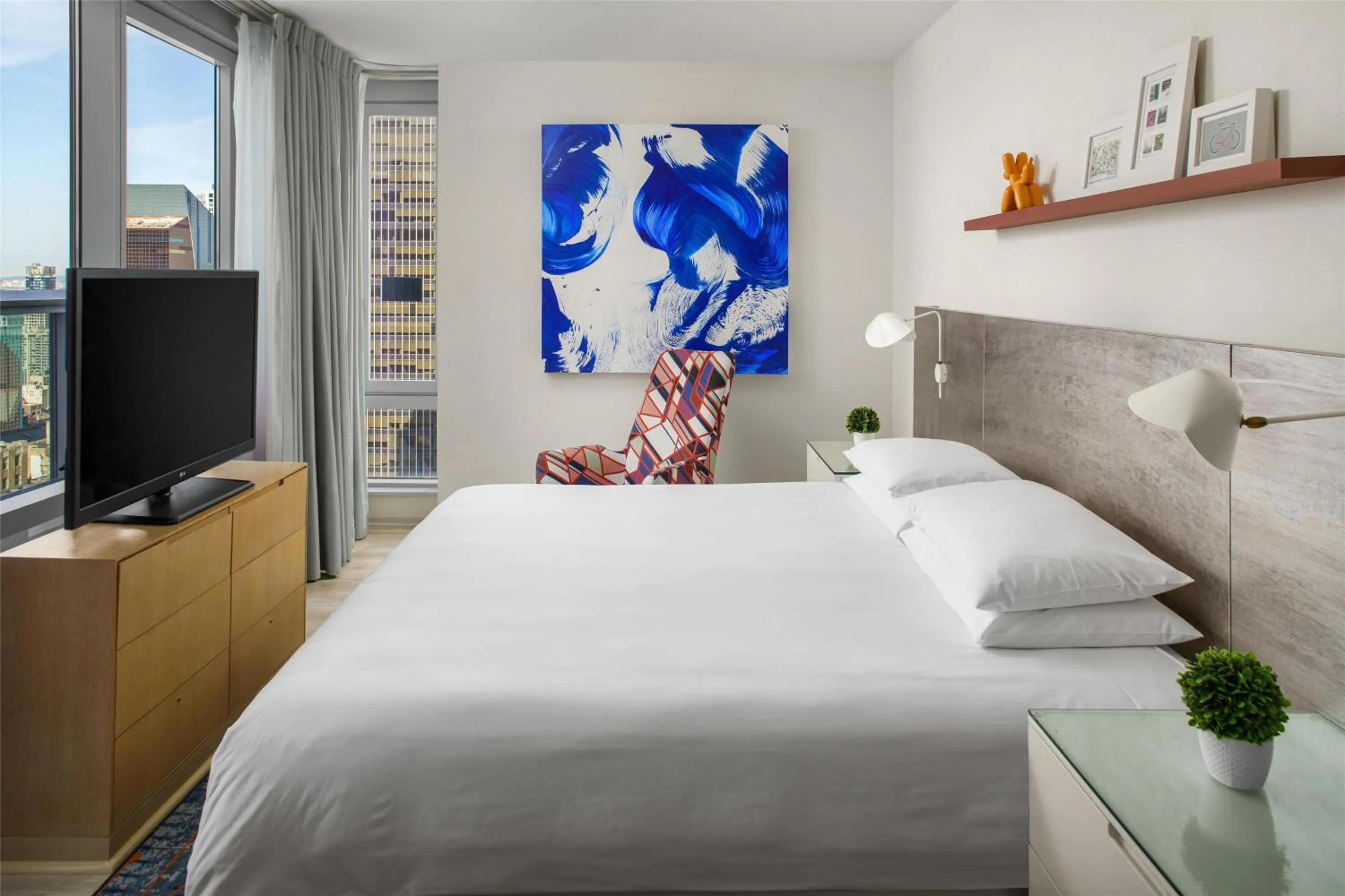 Photo of the whole room, Bed in Hyatt Centric Times Square New York