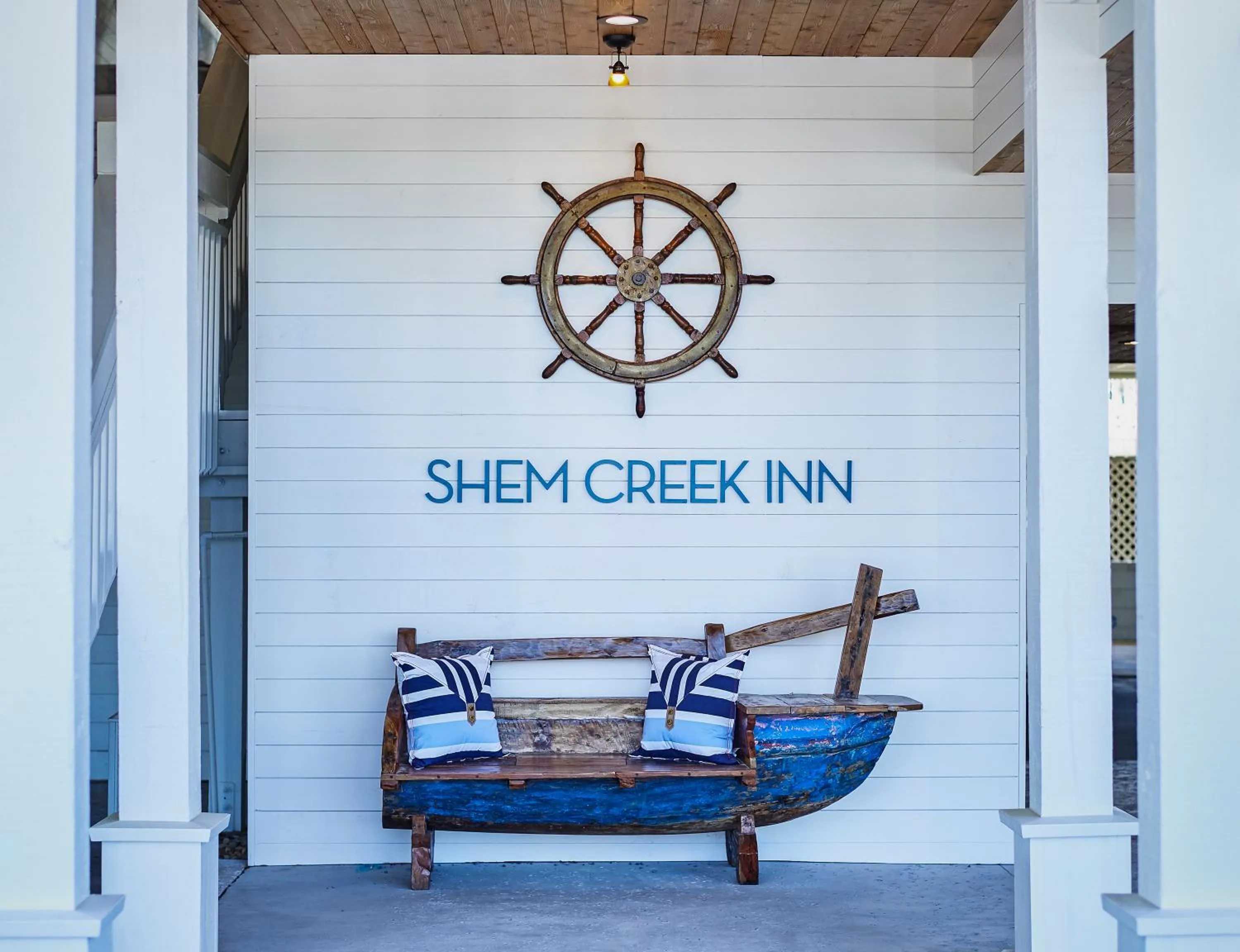 Seating area in Shem Creek Inn
