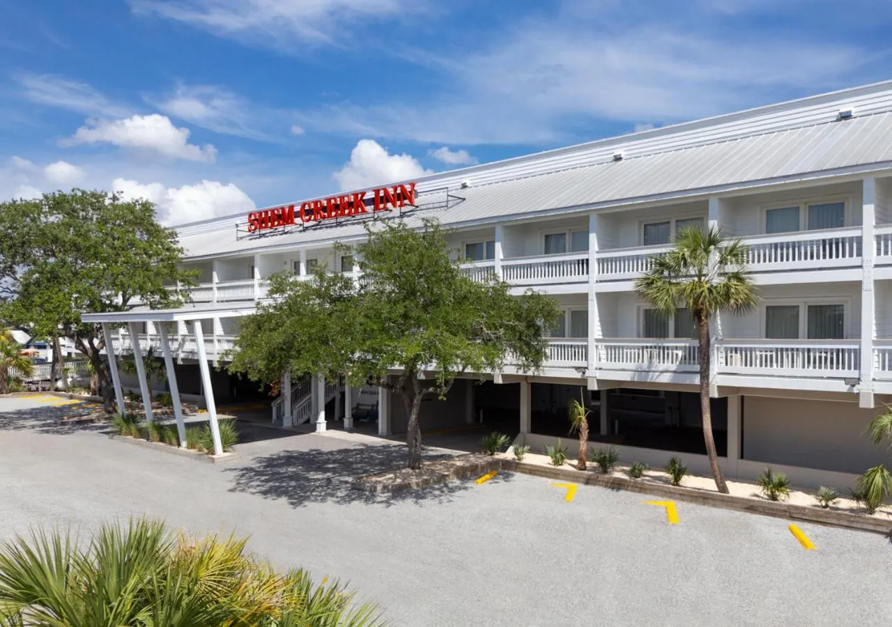 Property building in Shem Creek Inn
