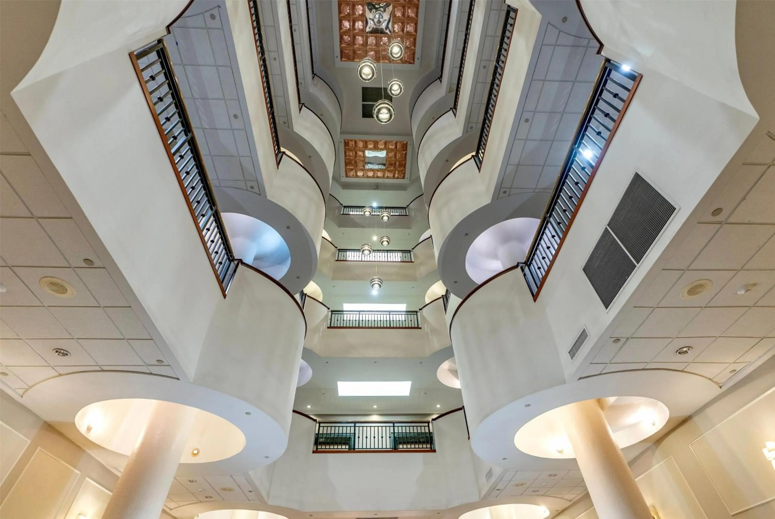 Lobby or reception in Wyndham Garden Baronne Plaza