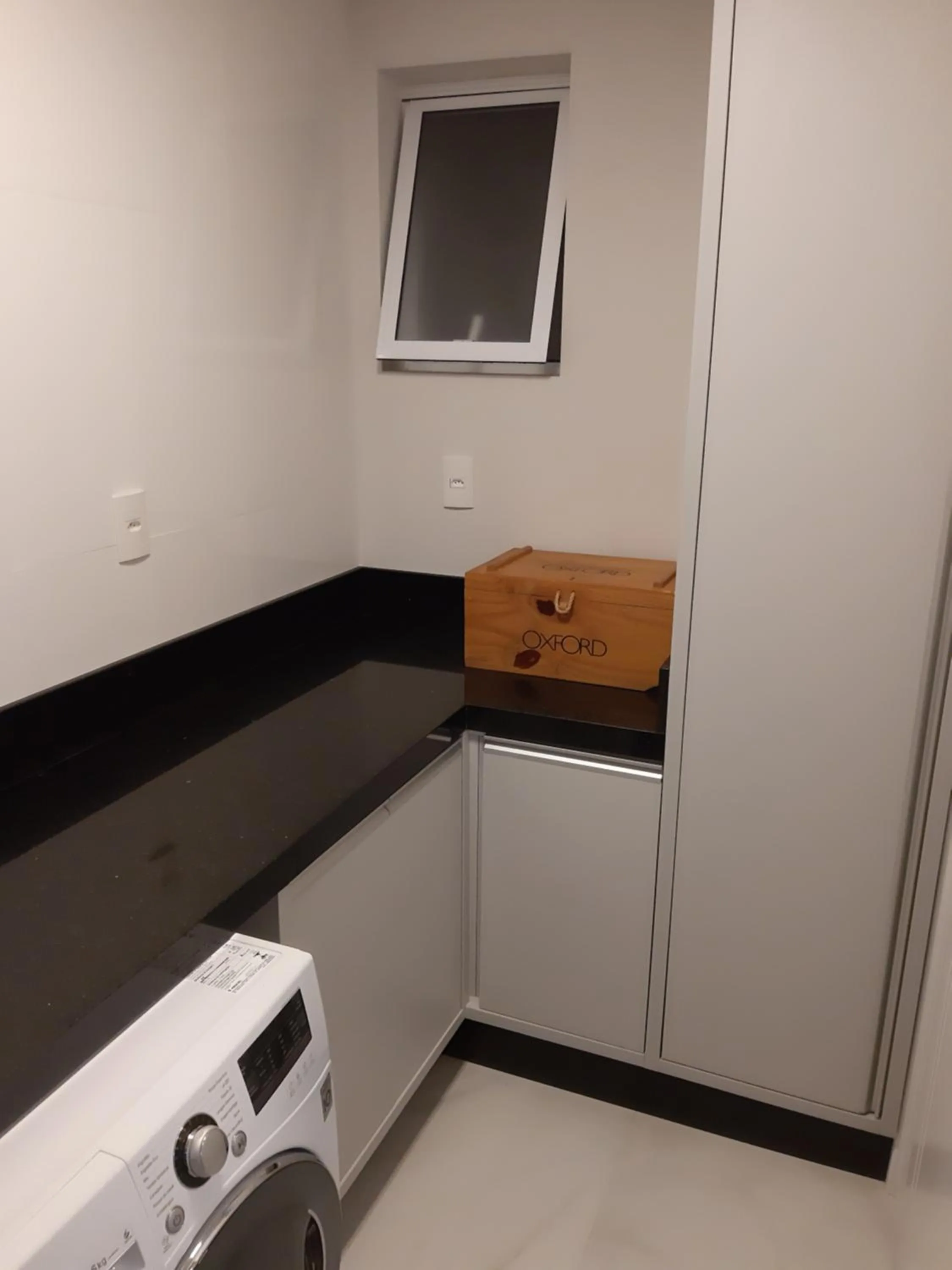 Apartment in Meia Praia Apto Fino Acabamento 3 suítes e 2 garagens