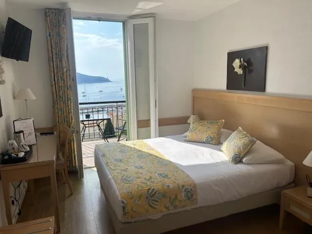 Bed in Hôtel La Flore