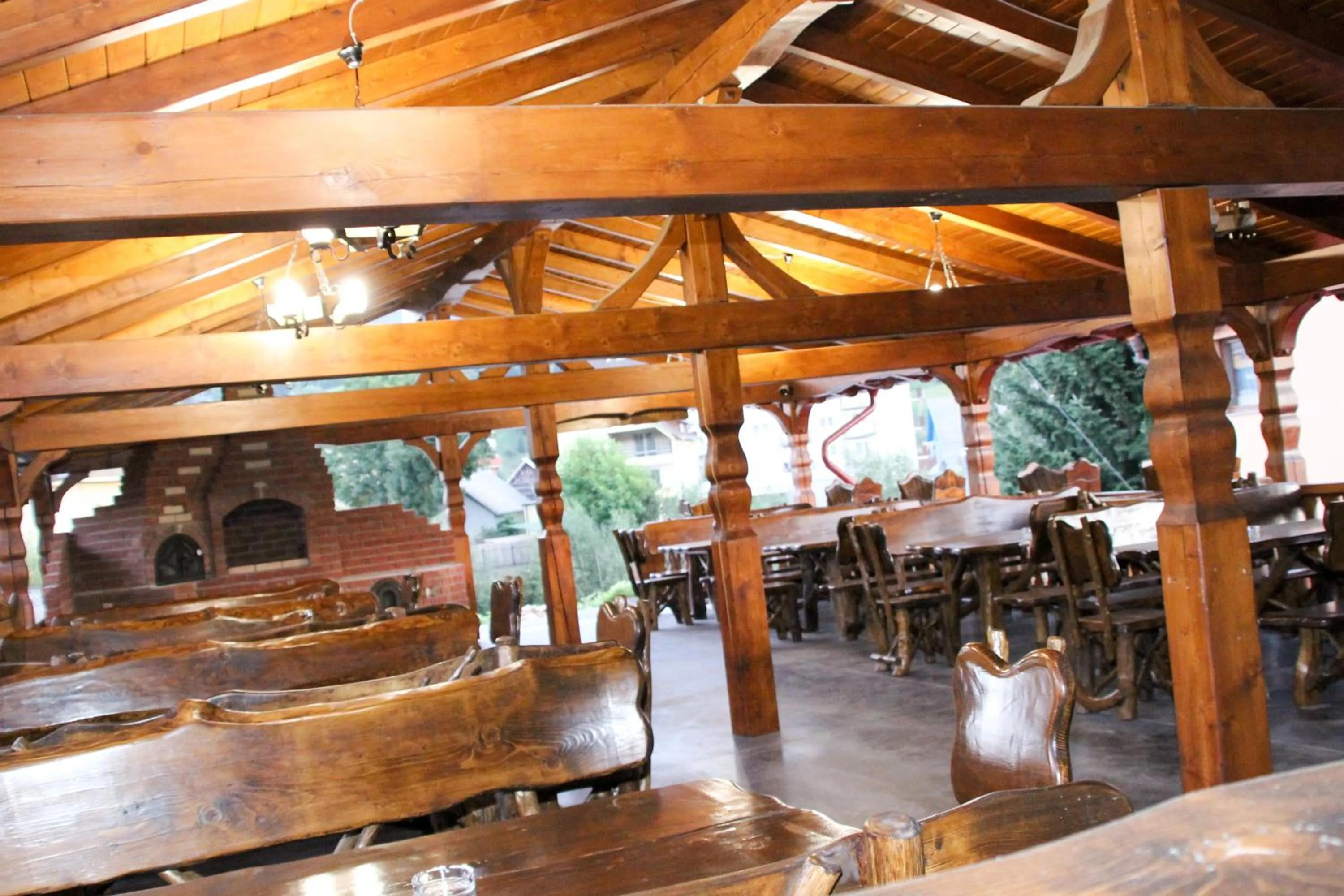 Restaurant/places to eat in Hotel Corina