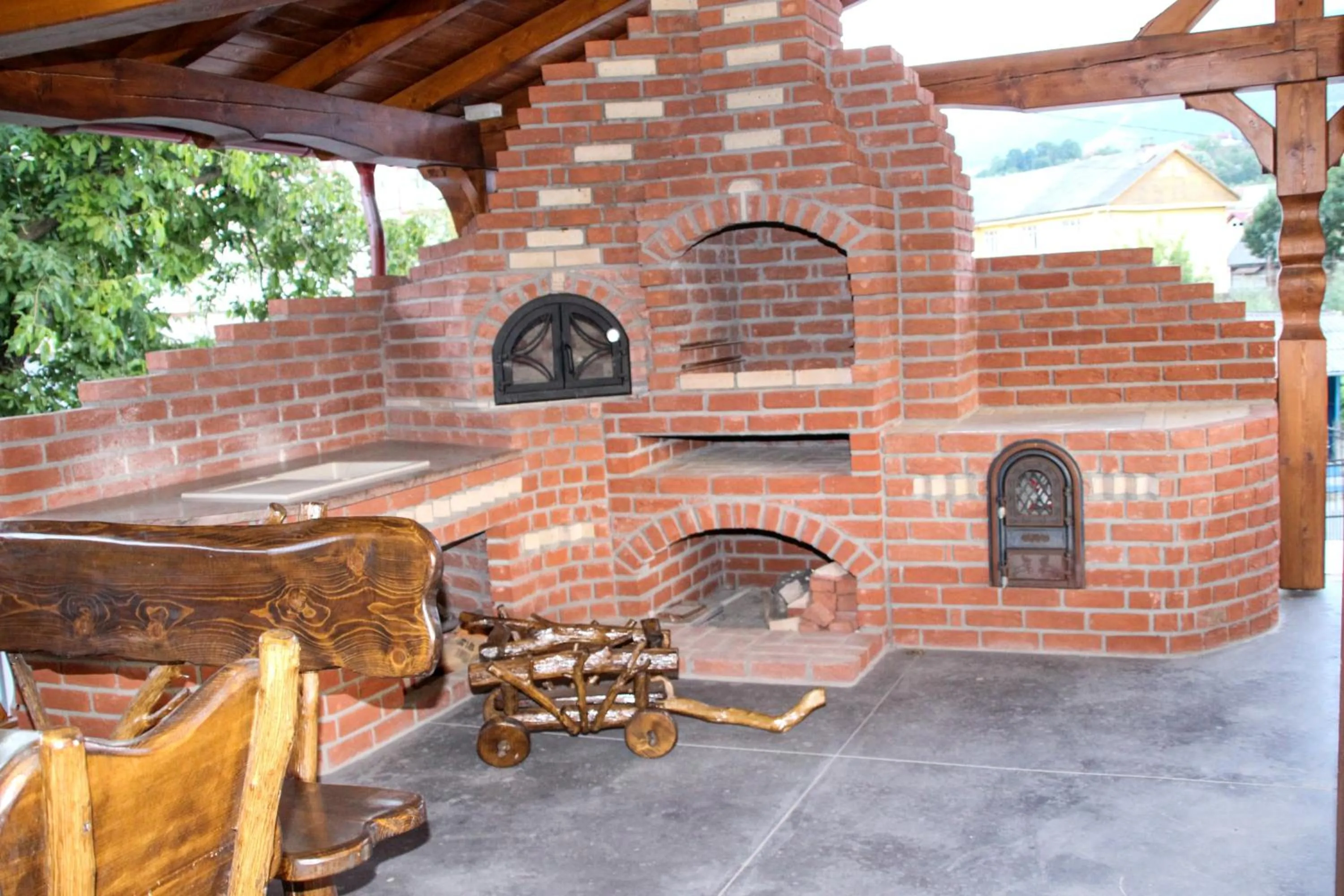 BBQ facilities in Hotel Corina
