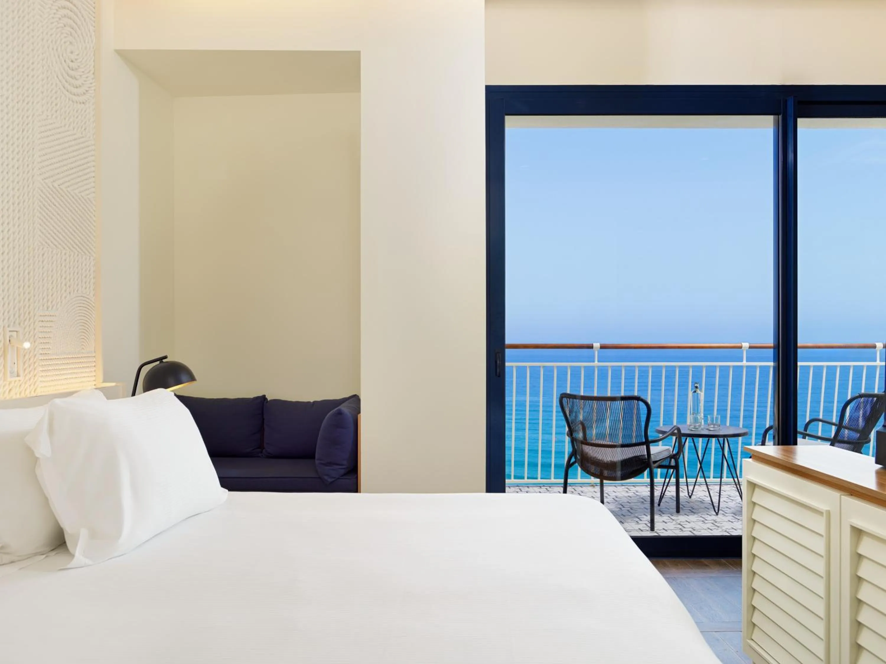 Bedroom, Bed in H10 Imperial Tarraco 4 Sup