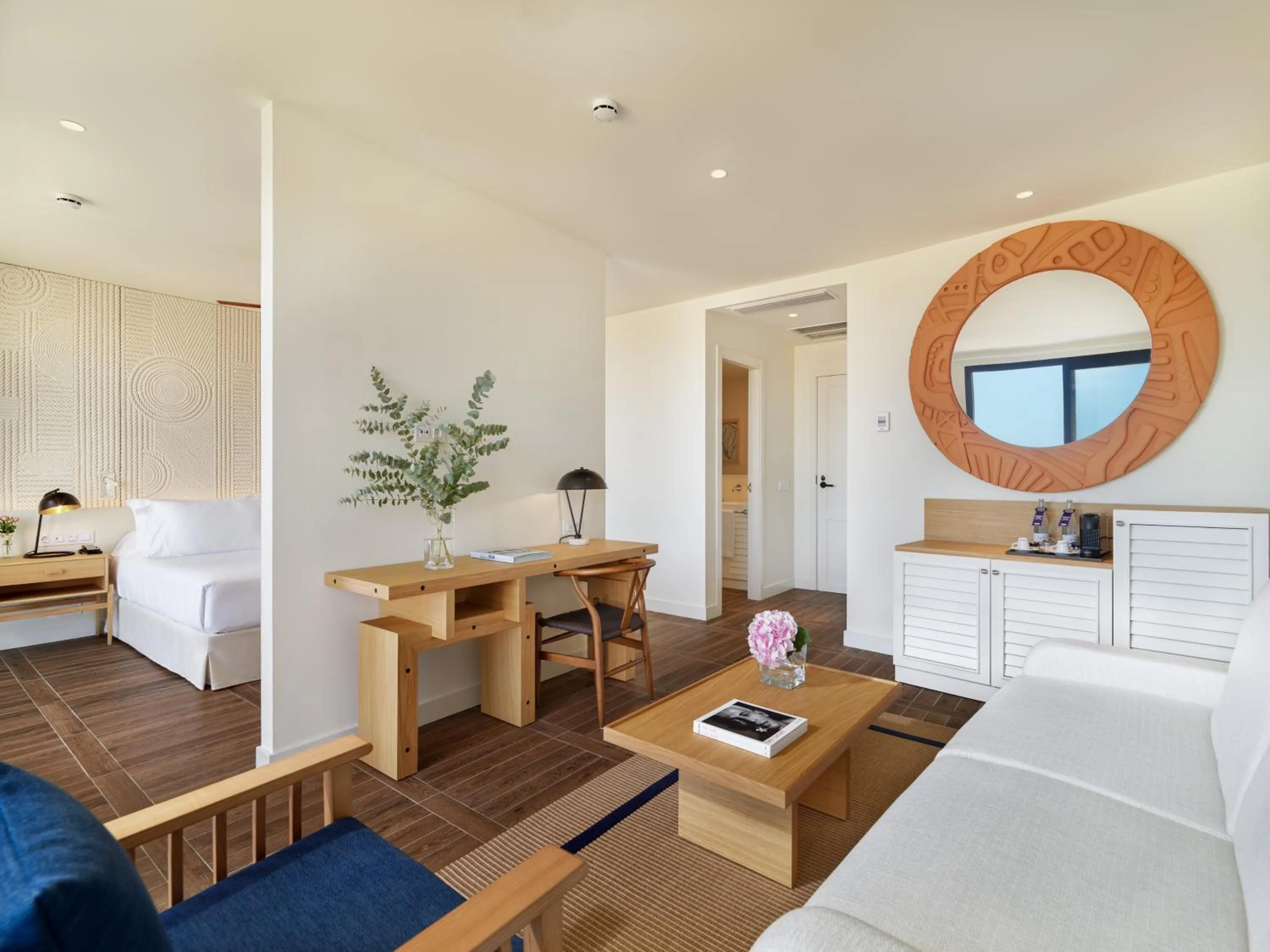 Photo of the whole room, Bed in H10 Imperial Tarraco 4 Sup