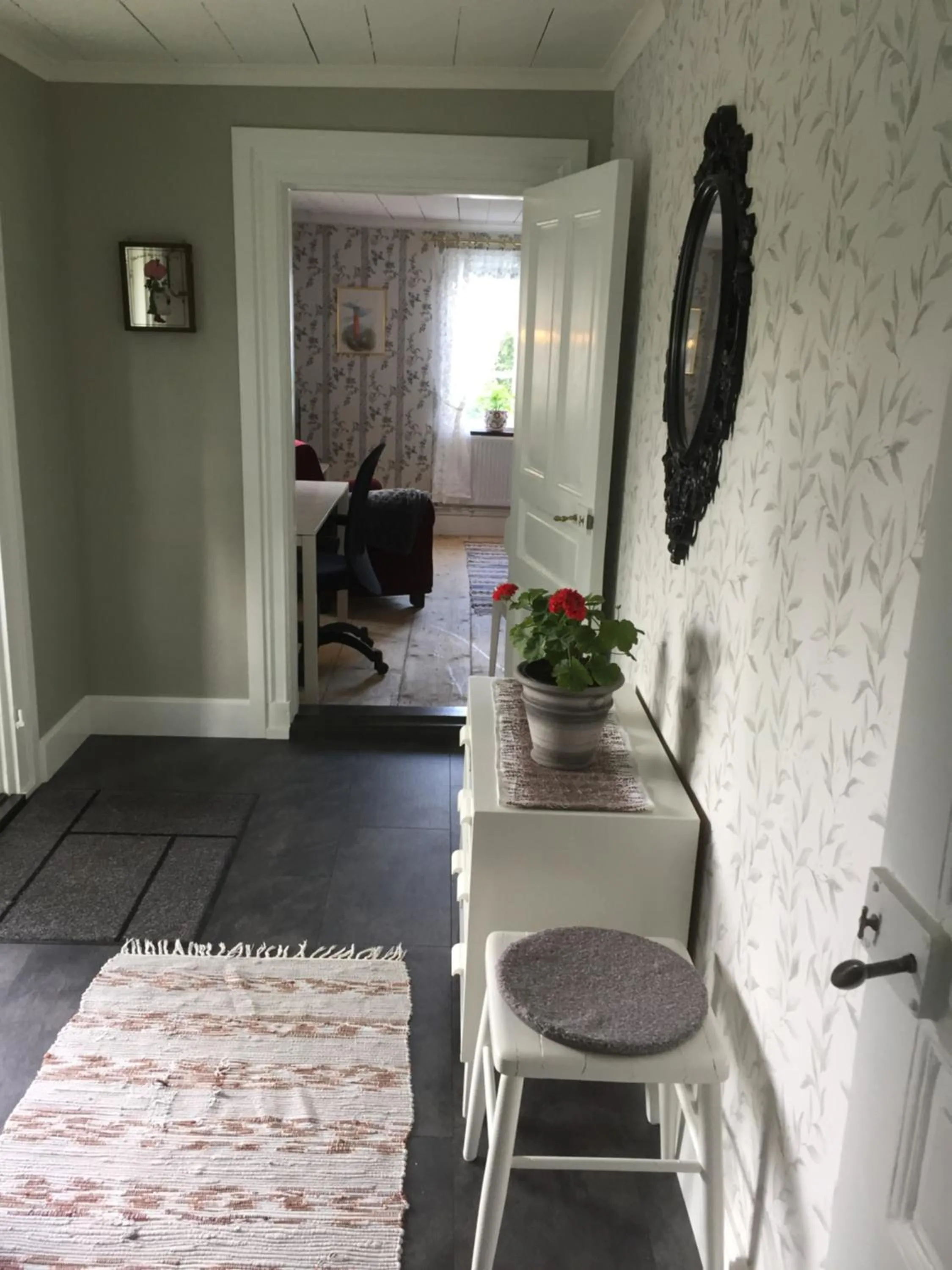 Property building in Stenbrottets lillstuga