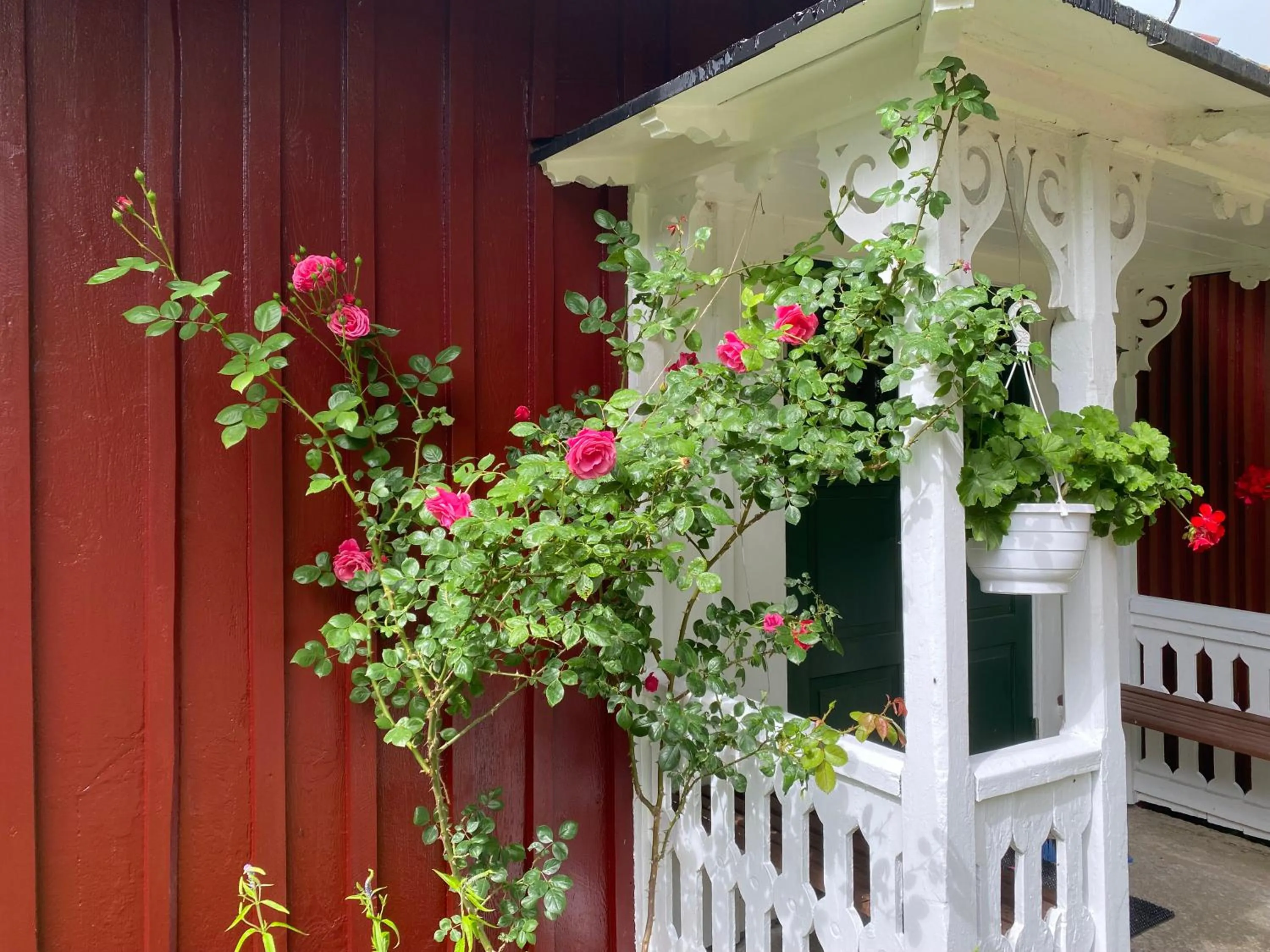 Property building in Stenbrottets lillstuga