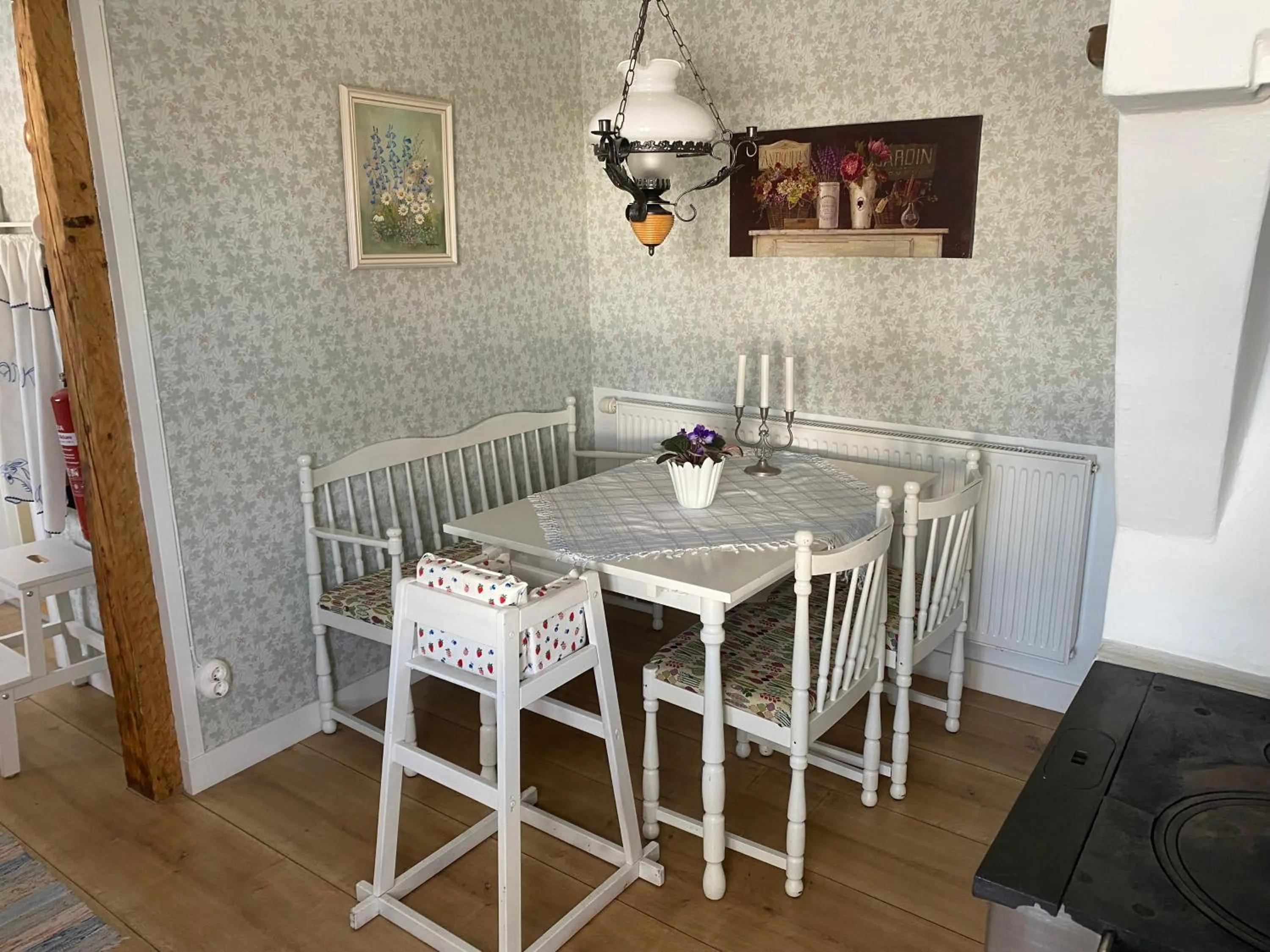 Dining area in Stenbrottets lillstuga