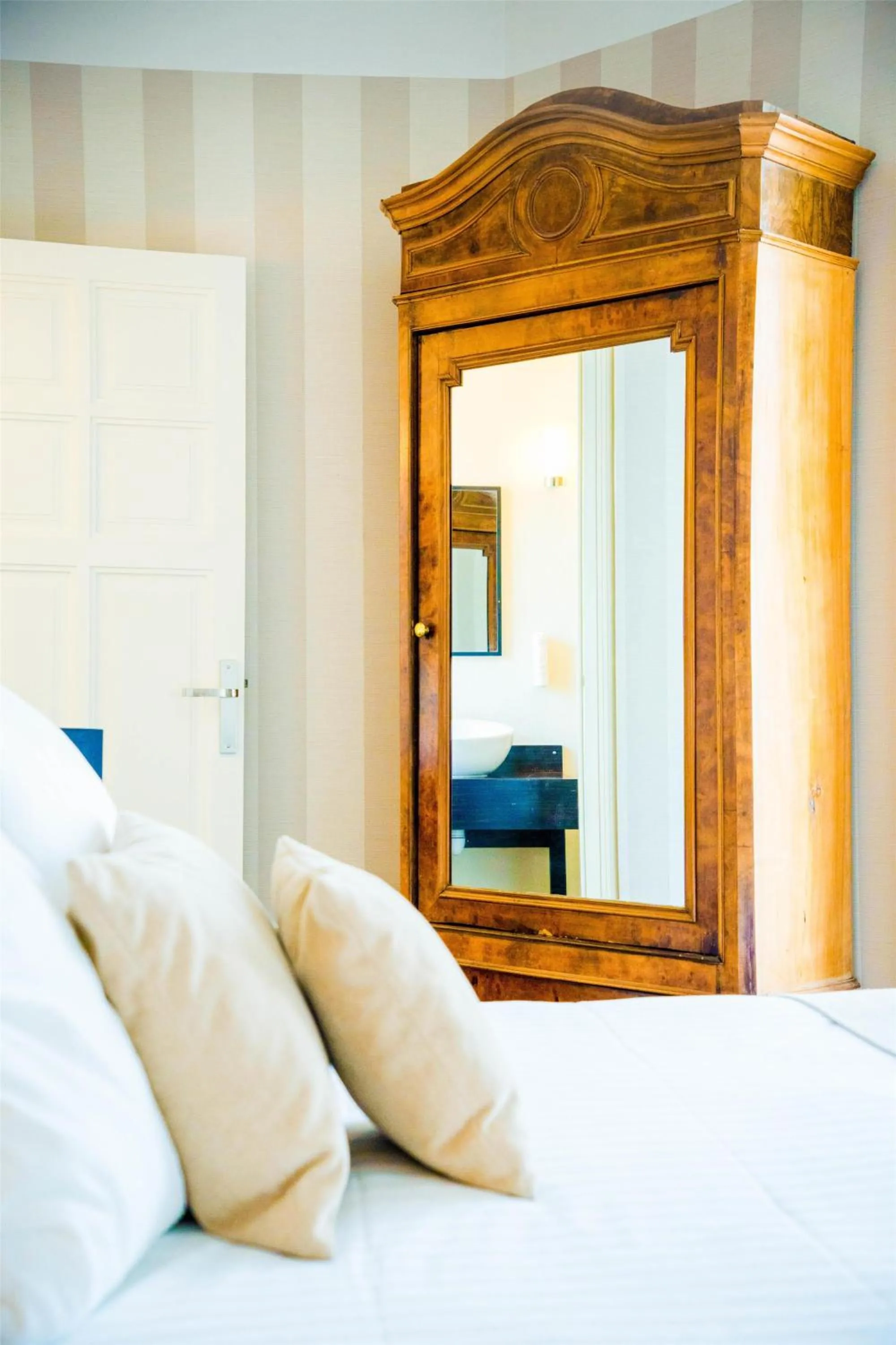 Other, Bed in Best Western Hôtel Brittany La Baule Centre & Plages