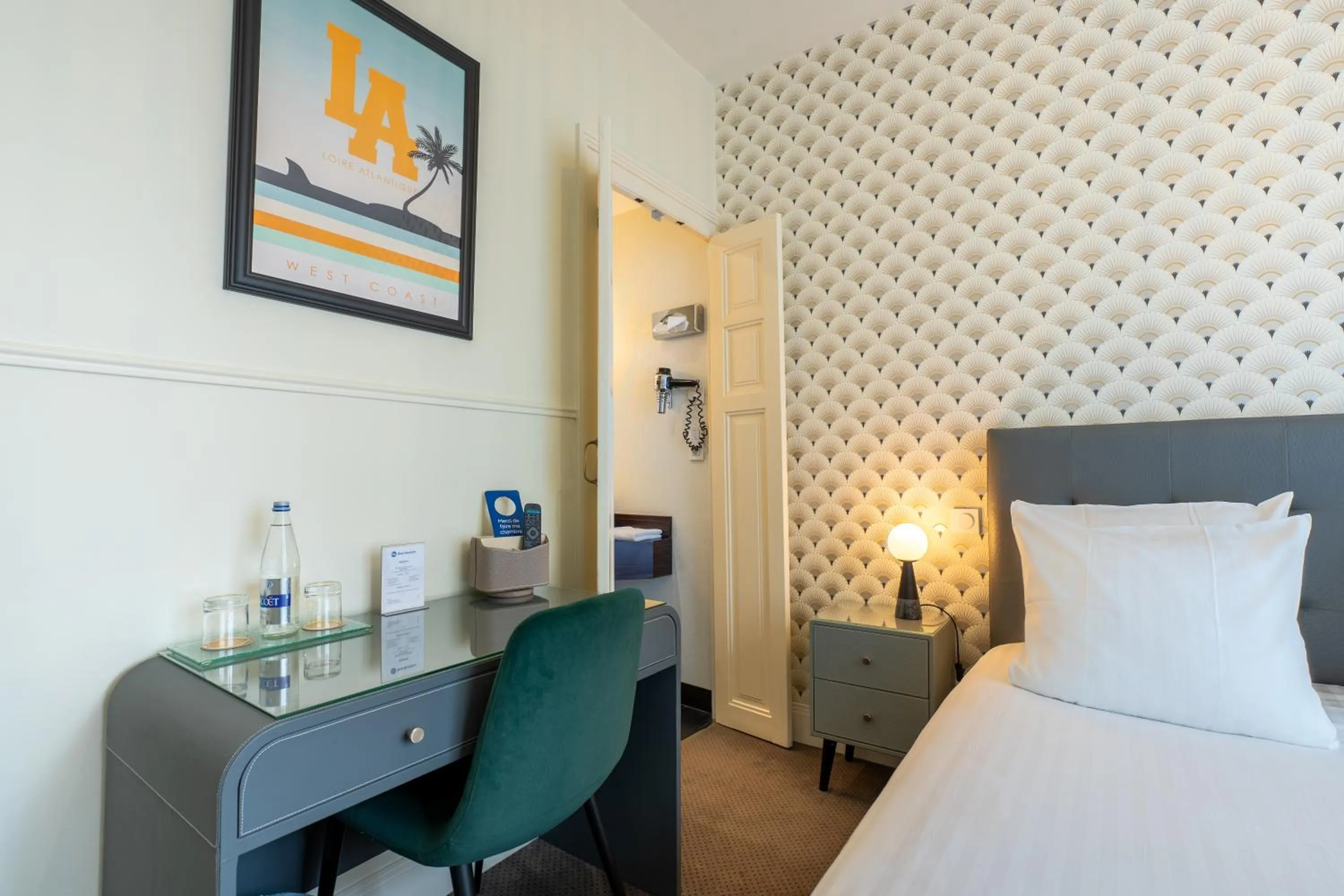 Bedroom, Bed in Best Western Hôtel Brittany La Baule Centre & Plages