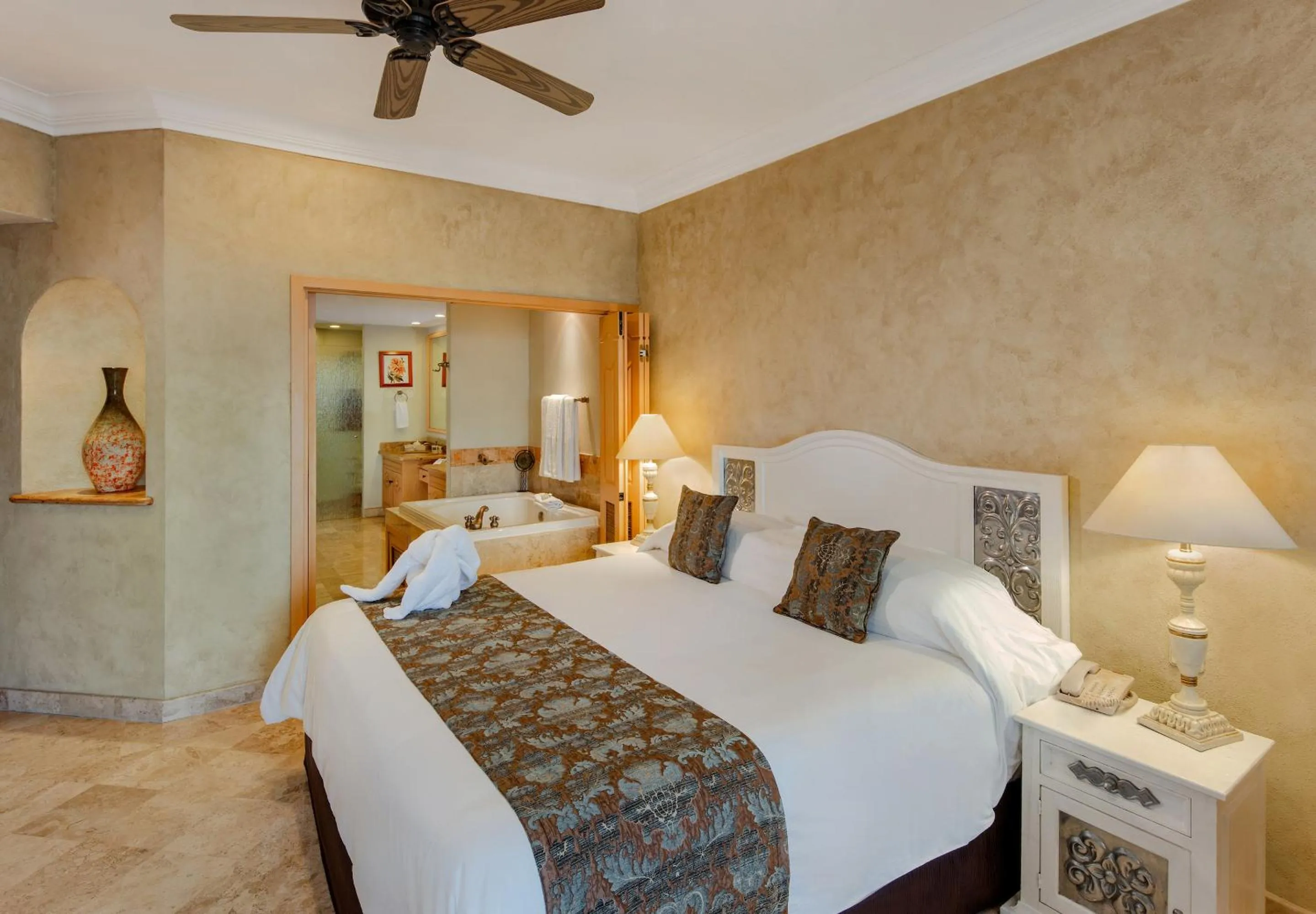 Bed in Cabo La Estancia