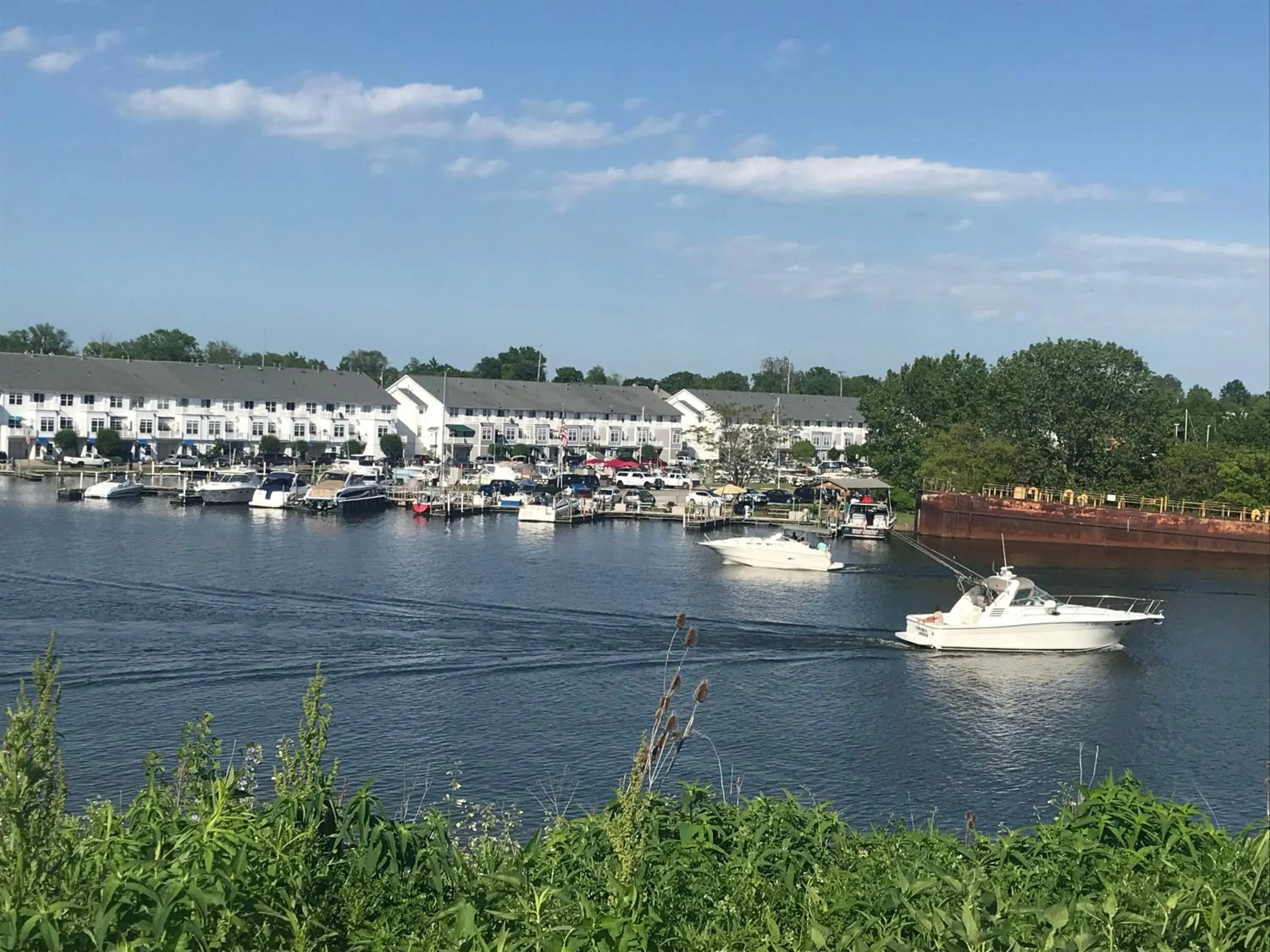 Neighbourhood in Ariel Broadway Hotel