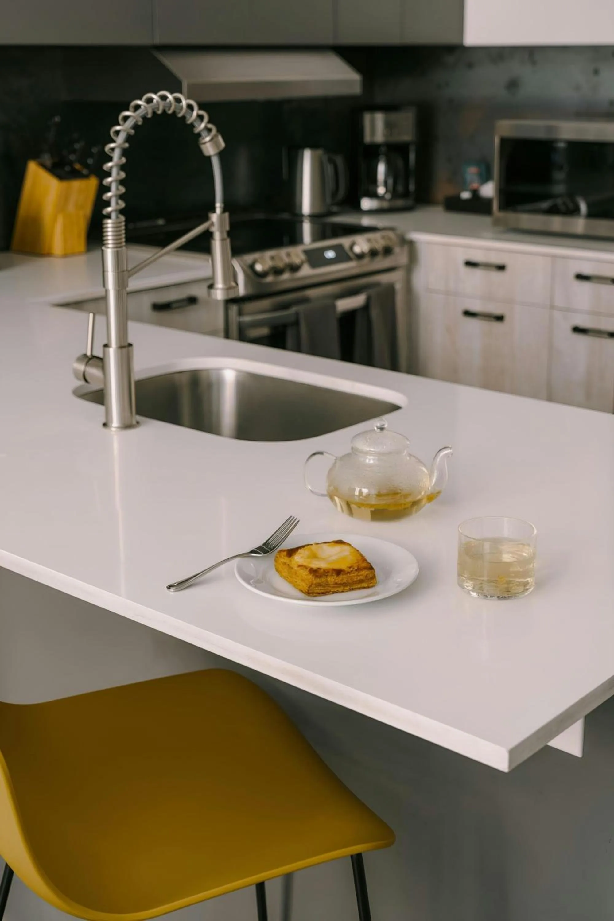 Kitchen or kitchenette in Sonder by Marriott Bonvoy The Heid Apartments Loft District