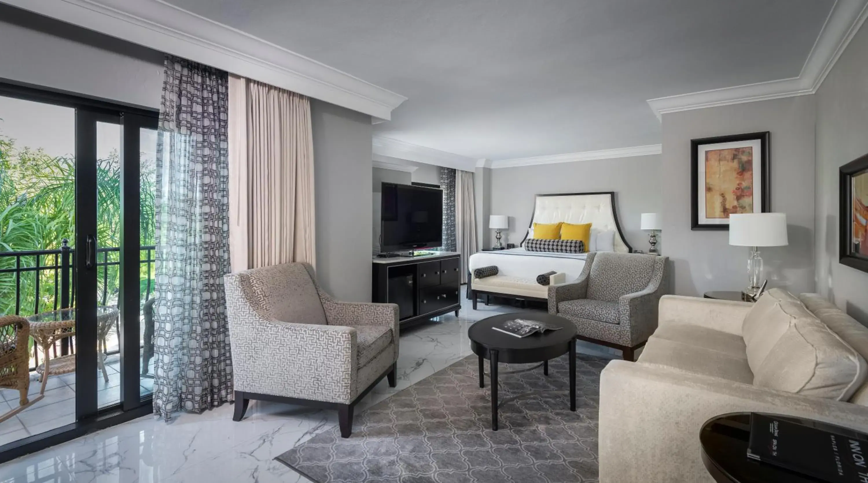 Royal SuiteᅠRoyal Suite in Inn On Fifth Royal SuiteᅠRoyal Suite in Inn On Fifth