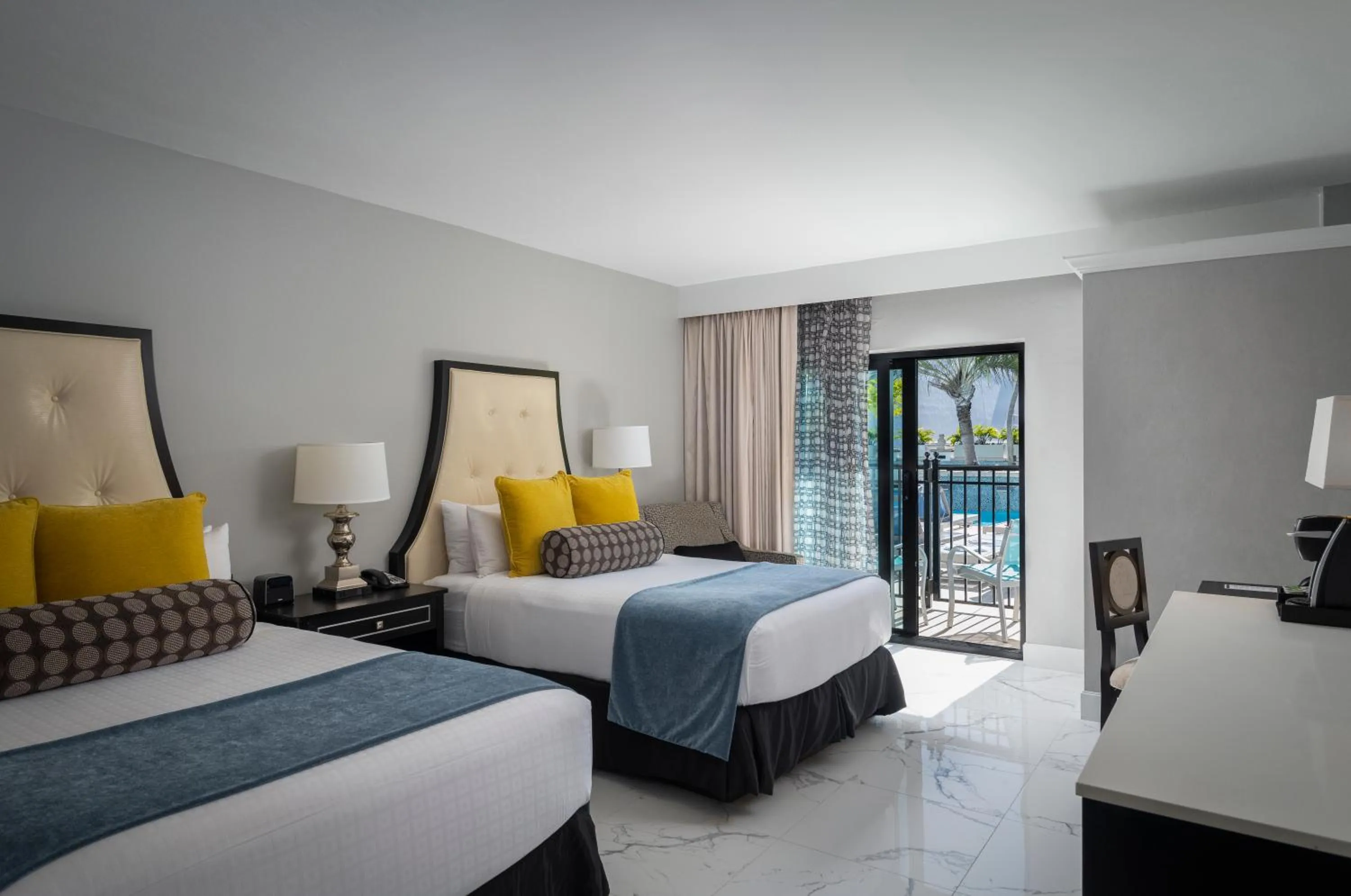 Photo of the whole room, Bed in Inn On Fifth