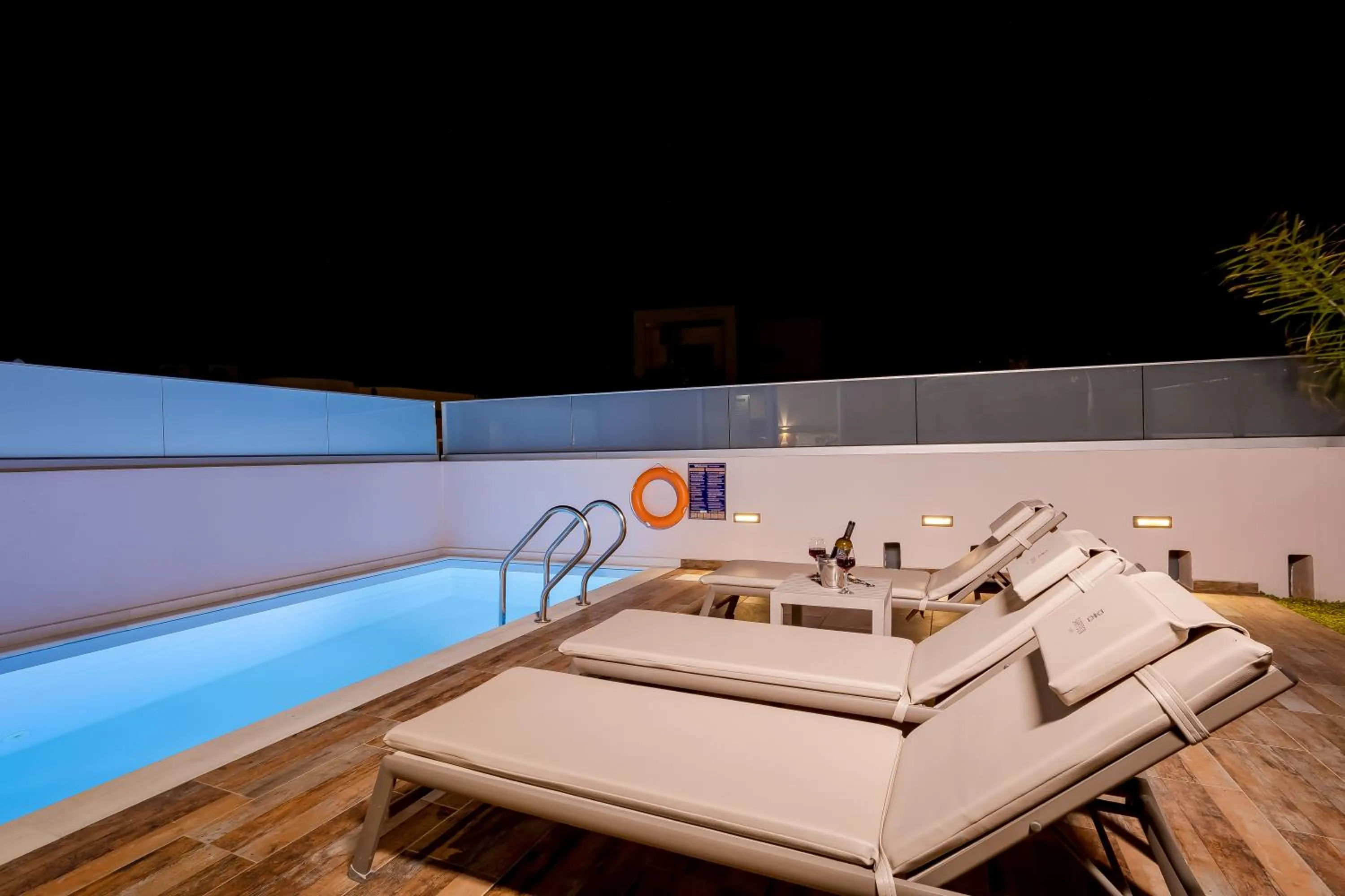 Night in Sarpidon Suites