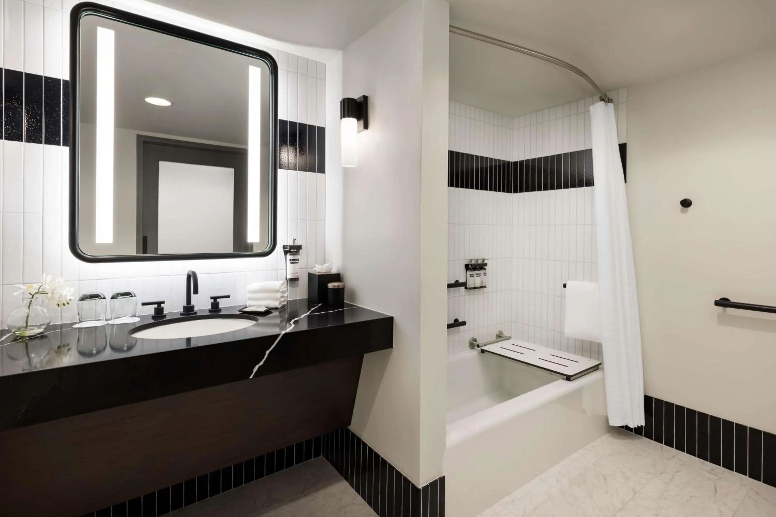 Bathroom in Hyatt Regency San Francisco Downtown SOMA