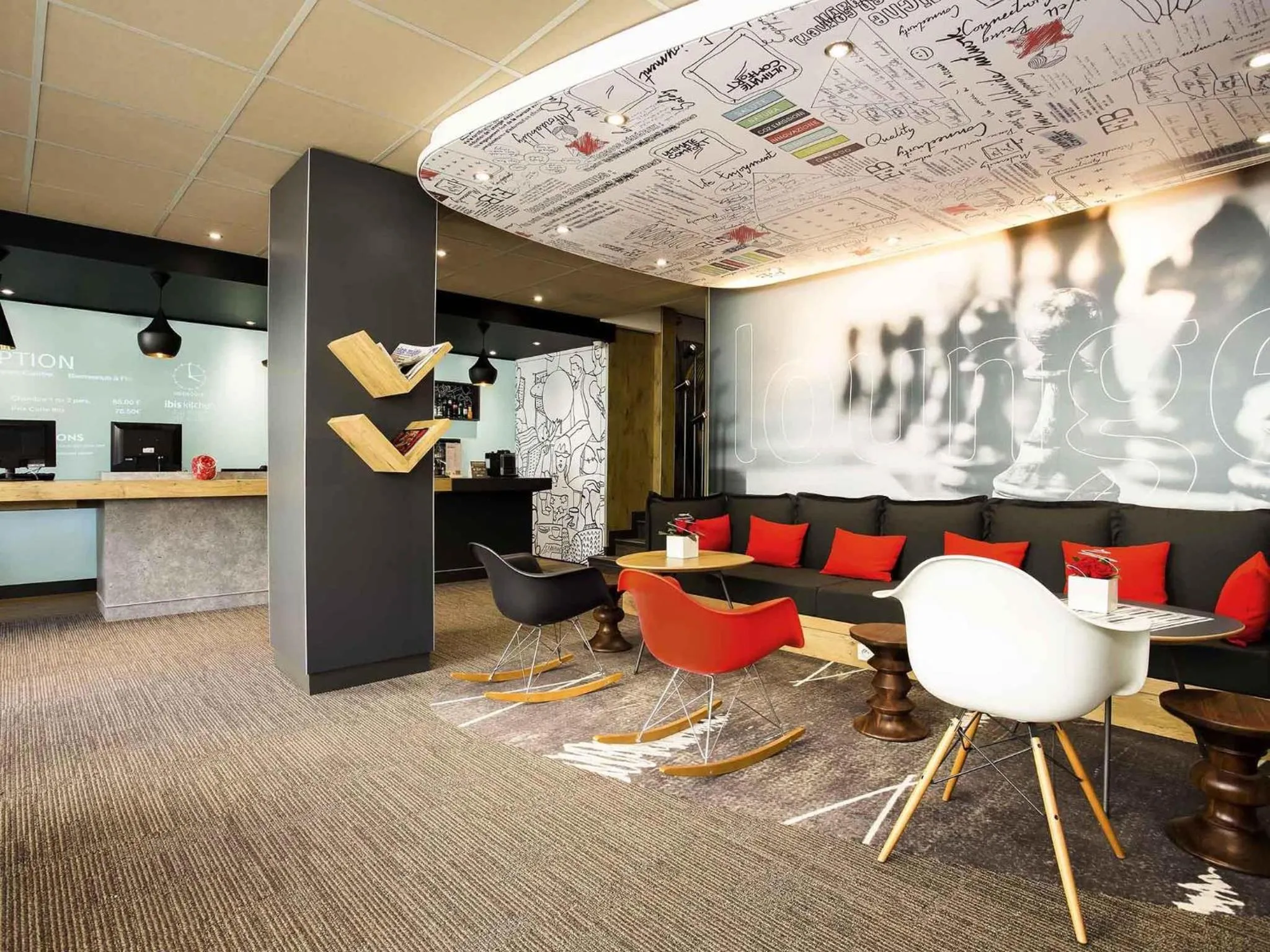 Lounge or bar in ibis Cannes Centre