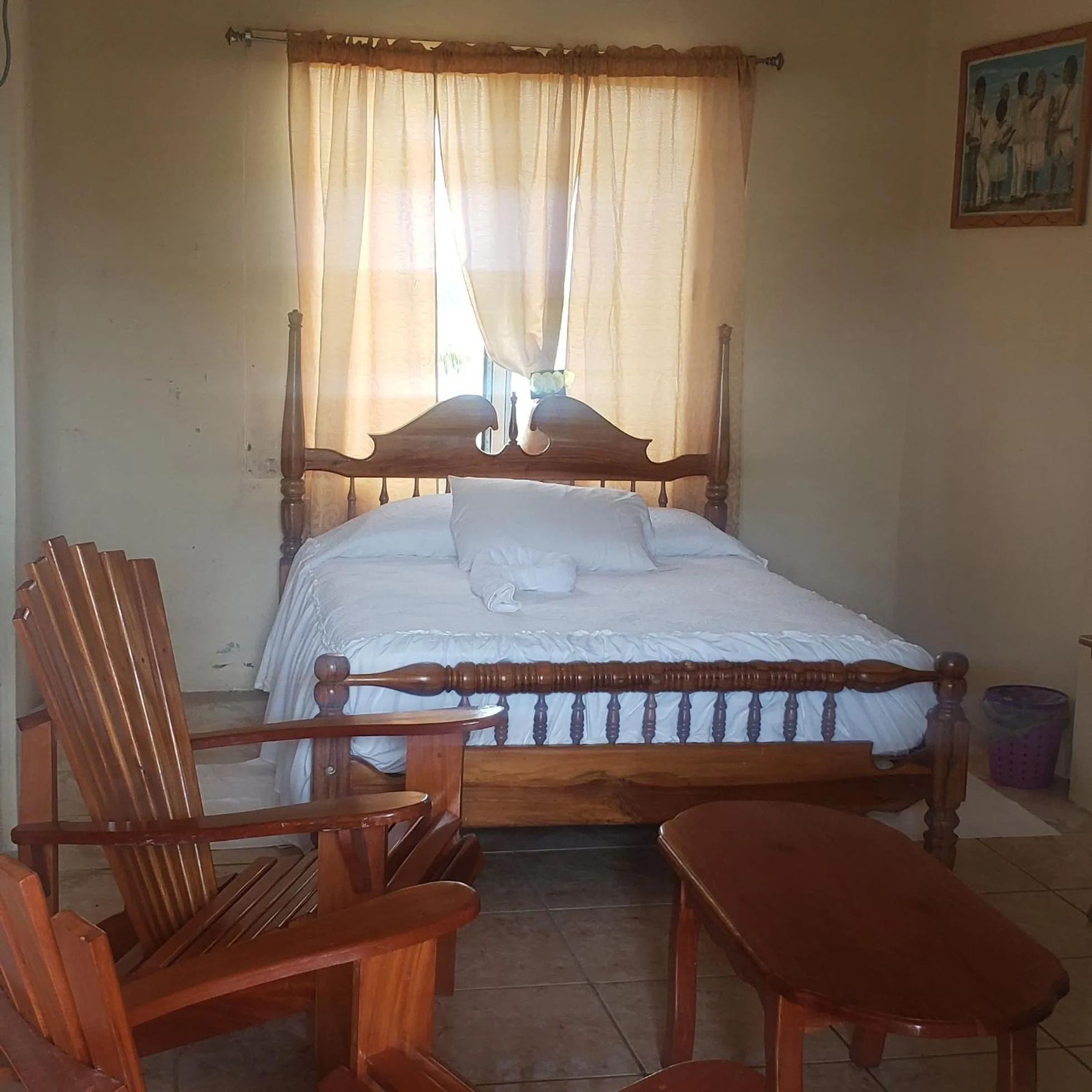 Bedroom, Bed in Pal's on the beach - Dangriga, Belize