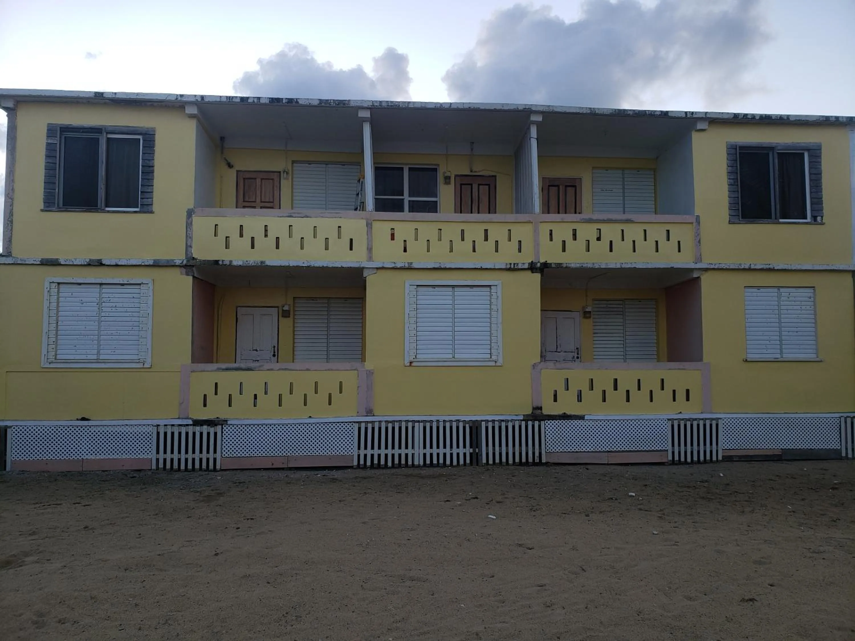 Property building in Pal's on the beach - Dangriga, Belize