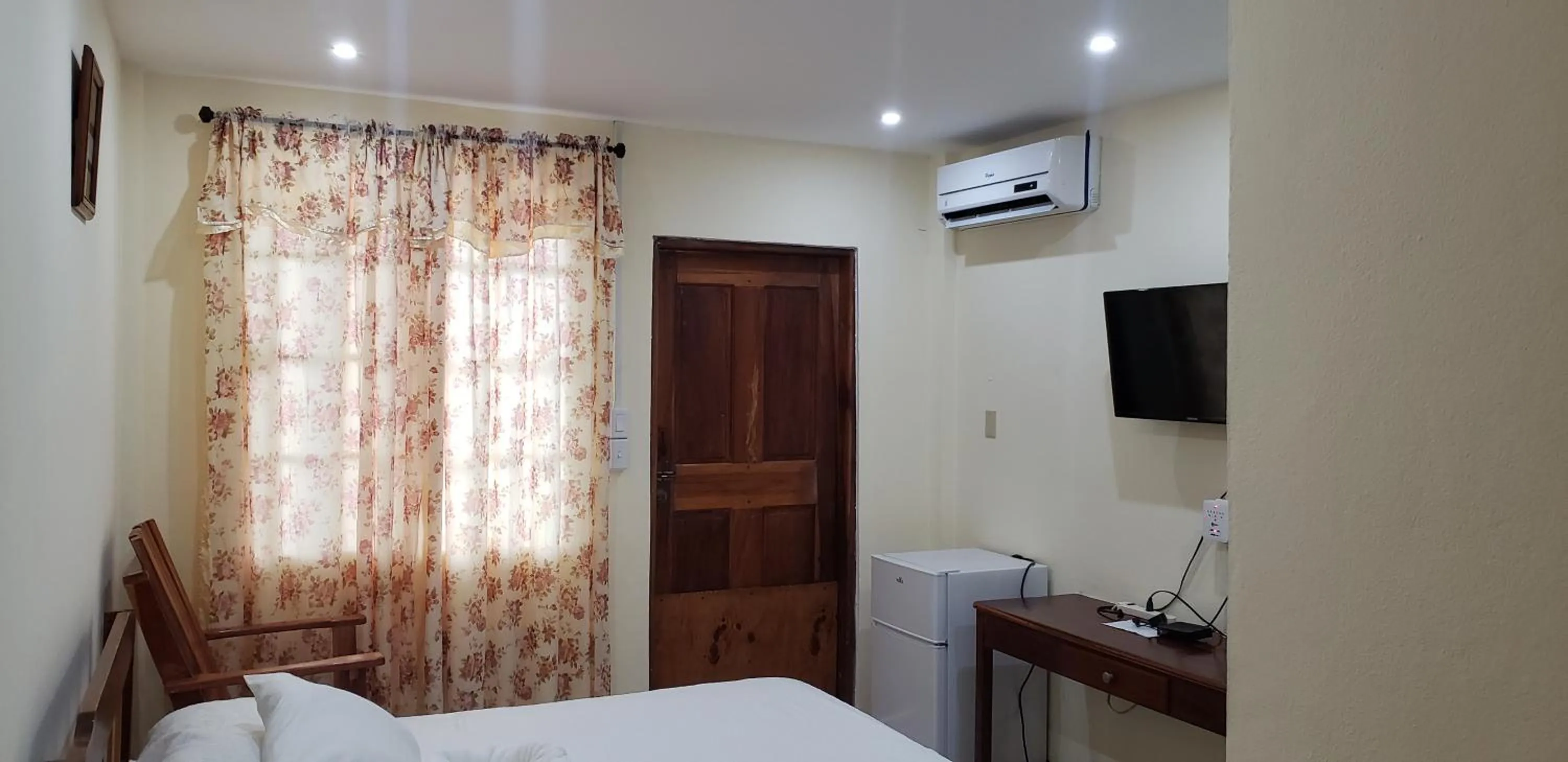 View (from property/room), Bed in Pal's on the beach - Dangriga, Belize