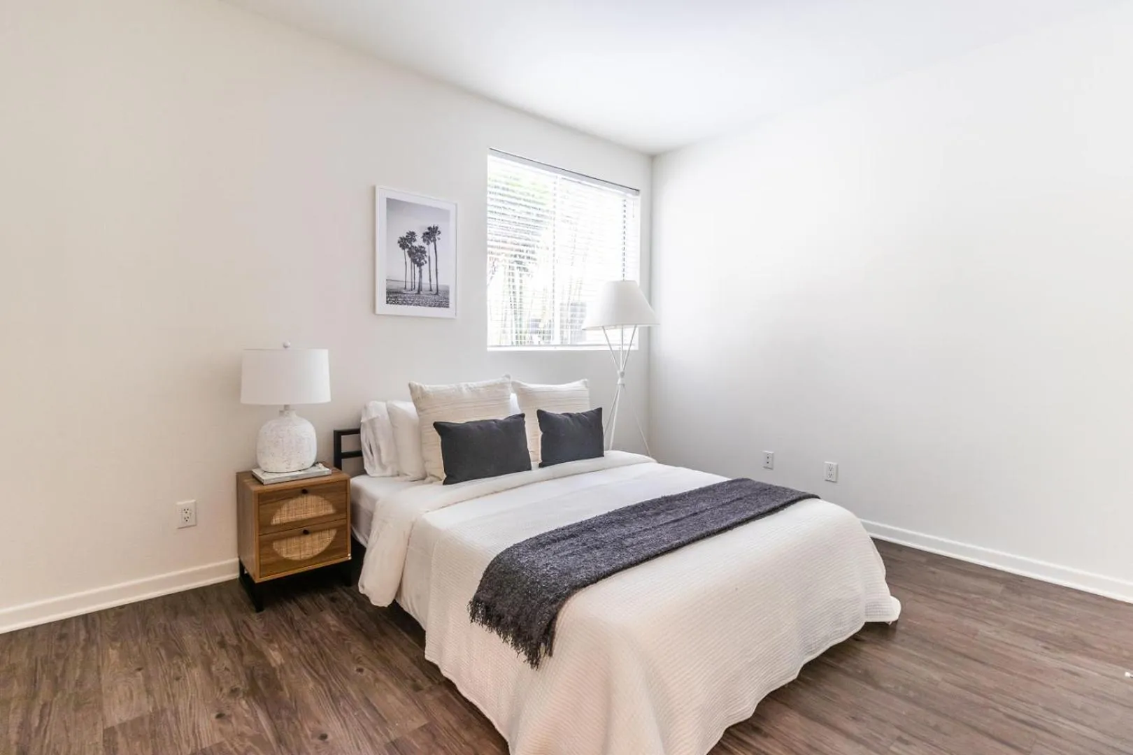 Bedroom, Bed in 2BD 2BTH Condo 10 Min Walk to Santa Monica Beach