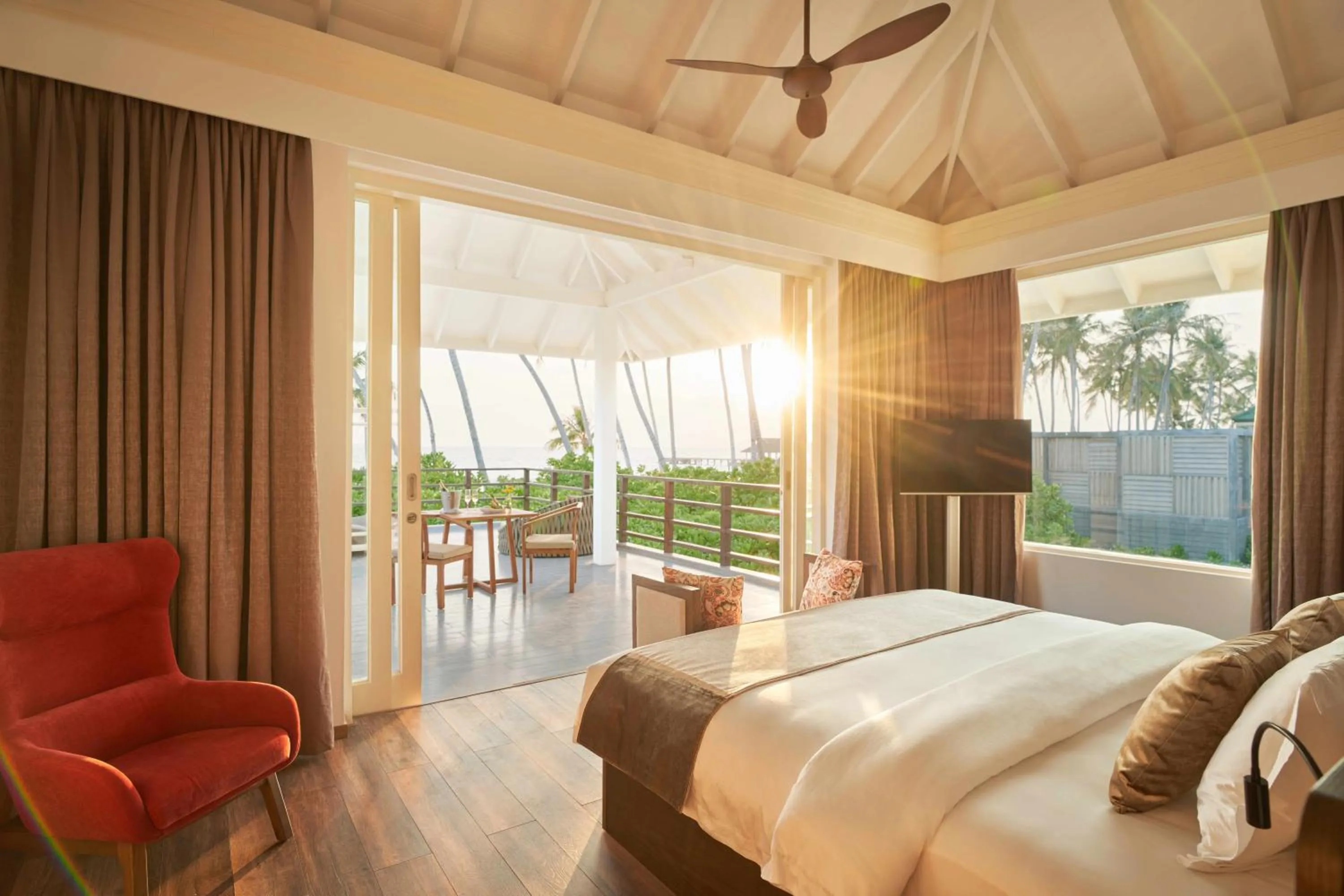 Bed in Siyam World Maldives - 24-Hour Premium All-inclusive with Free Transfer