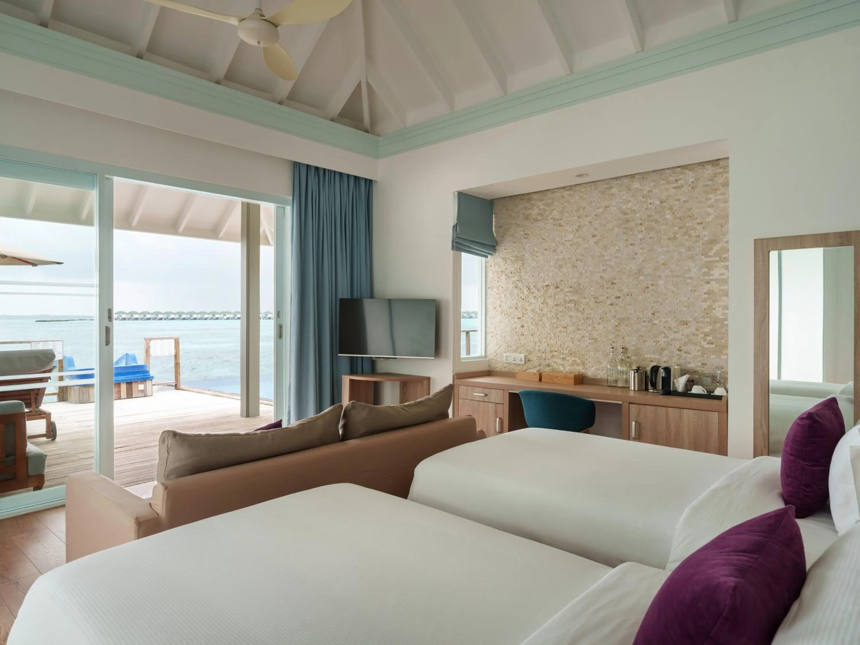 Bed in Siyam World Maldives - 24-Hour Premium All-inclusive with Free Transfer