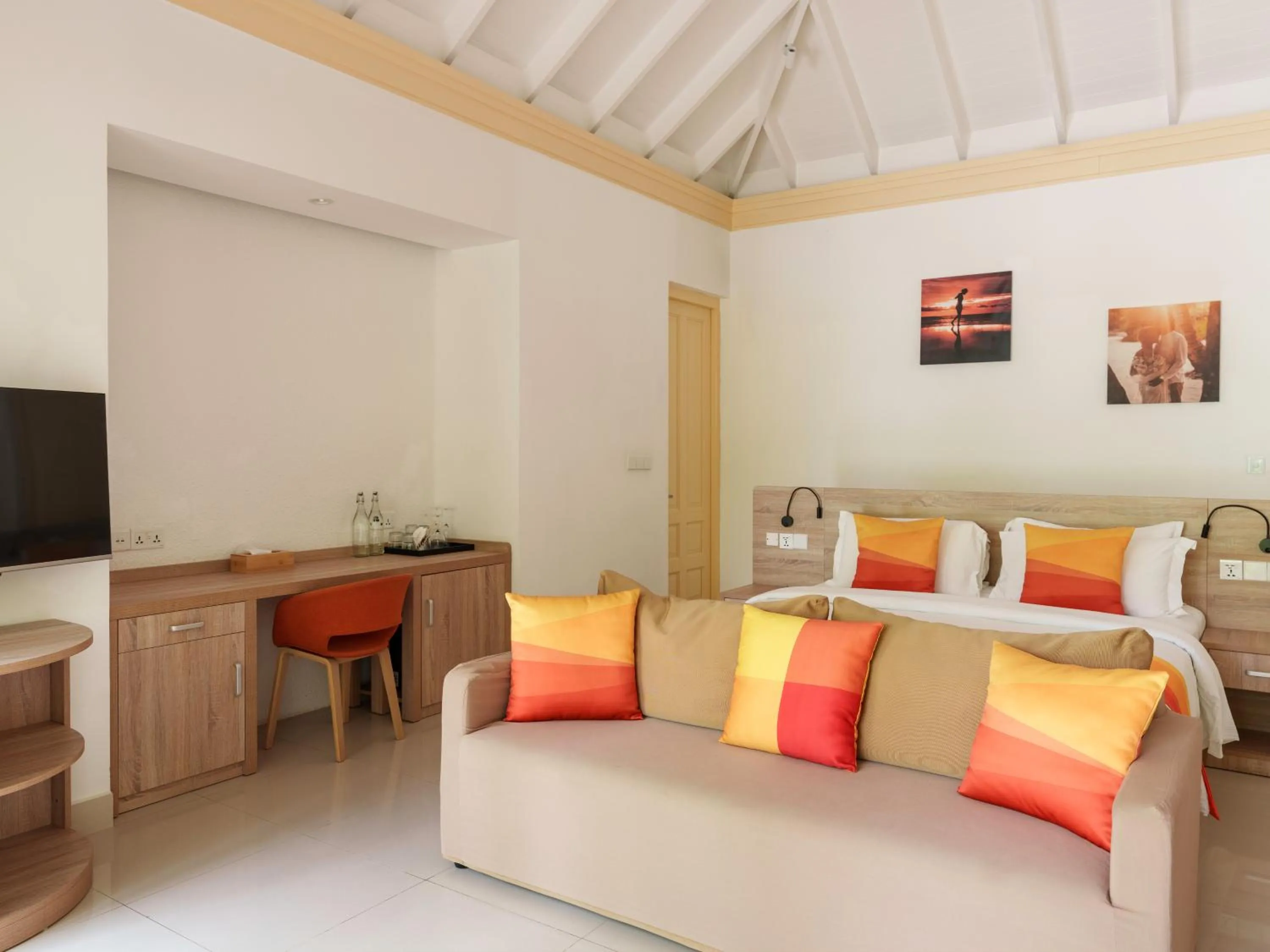 Bed in Siyam World Maldives - 24-Hour Premium All-inclusive with Free Transfer