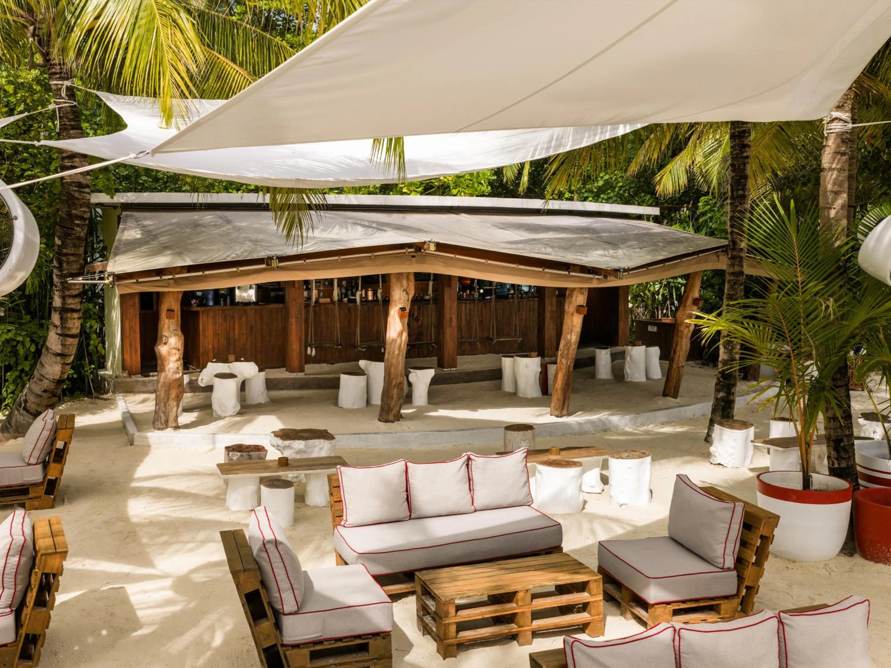 Lounge or bar in Siyam World Maldives - 24-Hour Premium All-inclusive with Free Transfer