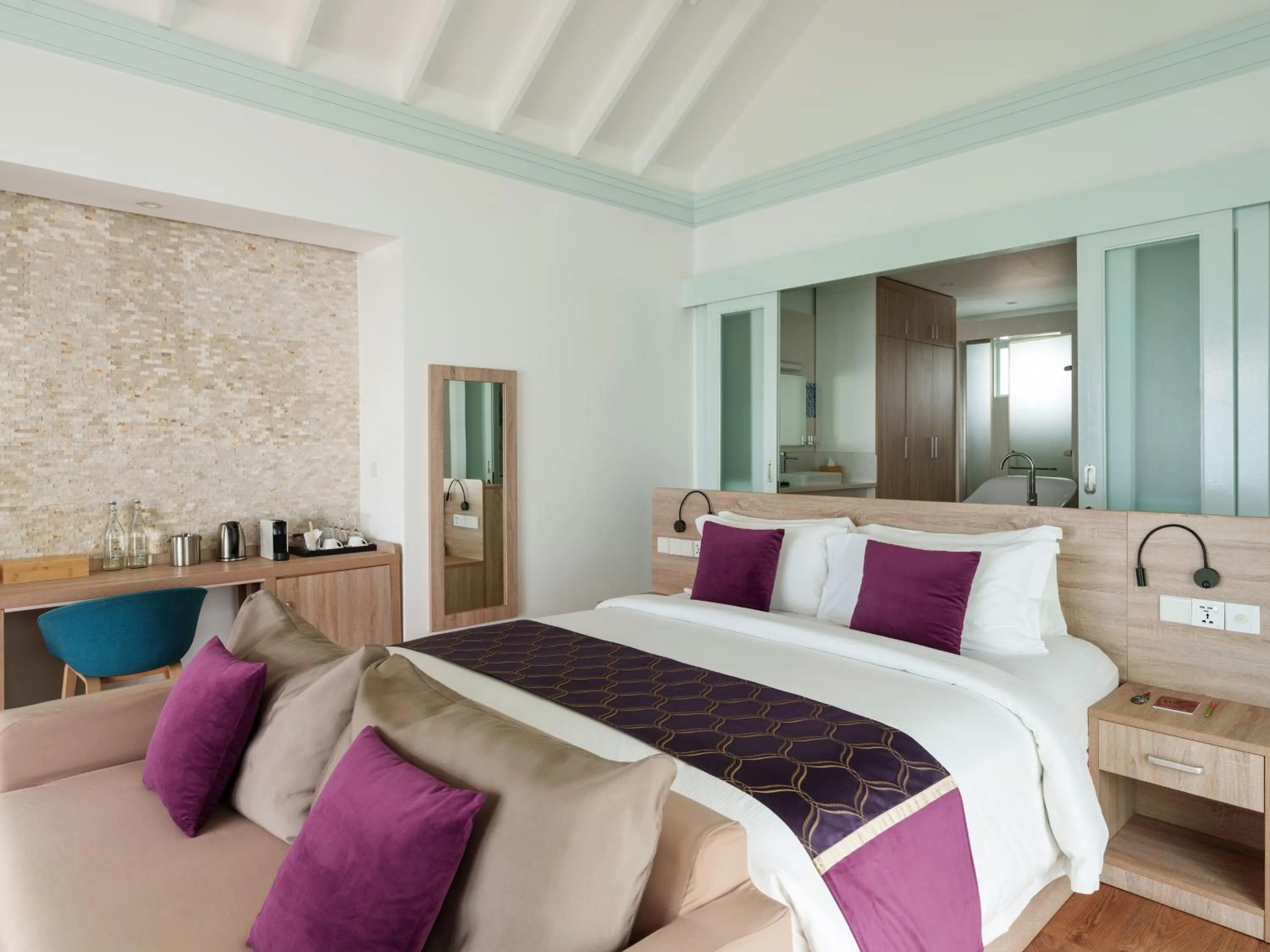Bed in Siyam World Maldives - 24-Hour Premium All-inclusive with Free Transfer