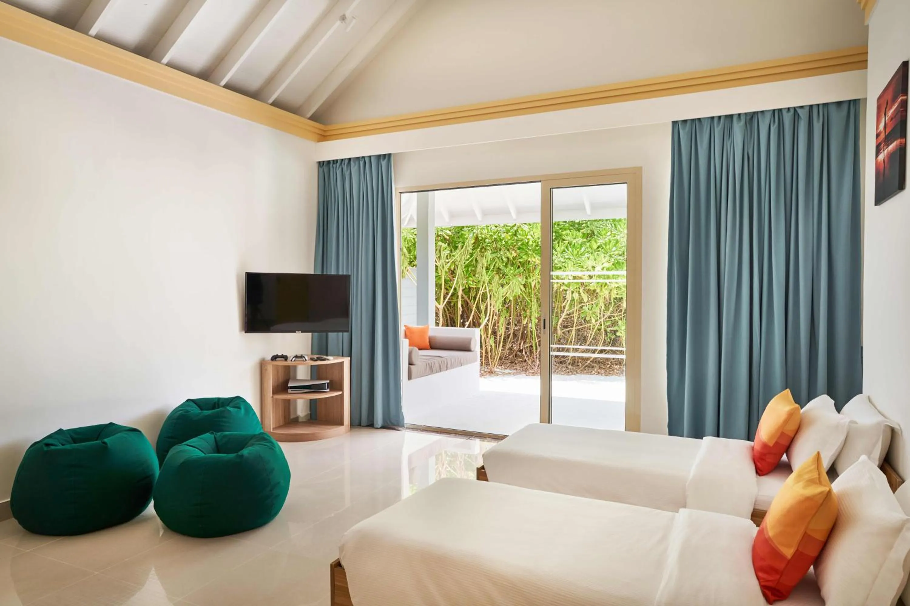 Bed in Siyam World Maldives - 24-Hour Premium All-inclusive with Free Transfer