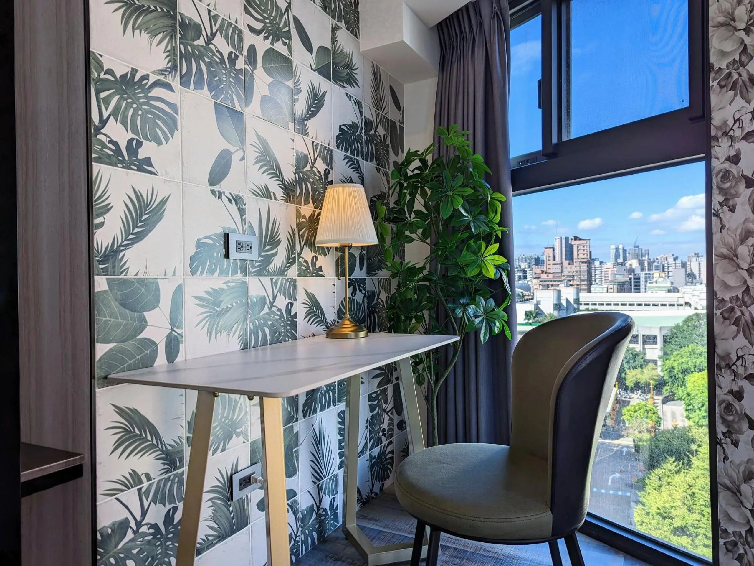 K Hotel - Yizhong