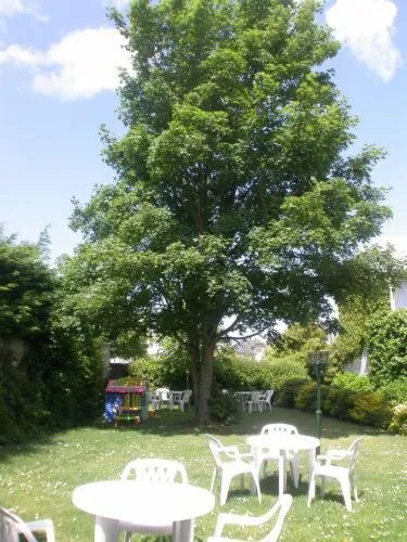 Garden in Hotel Des Tilleuls