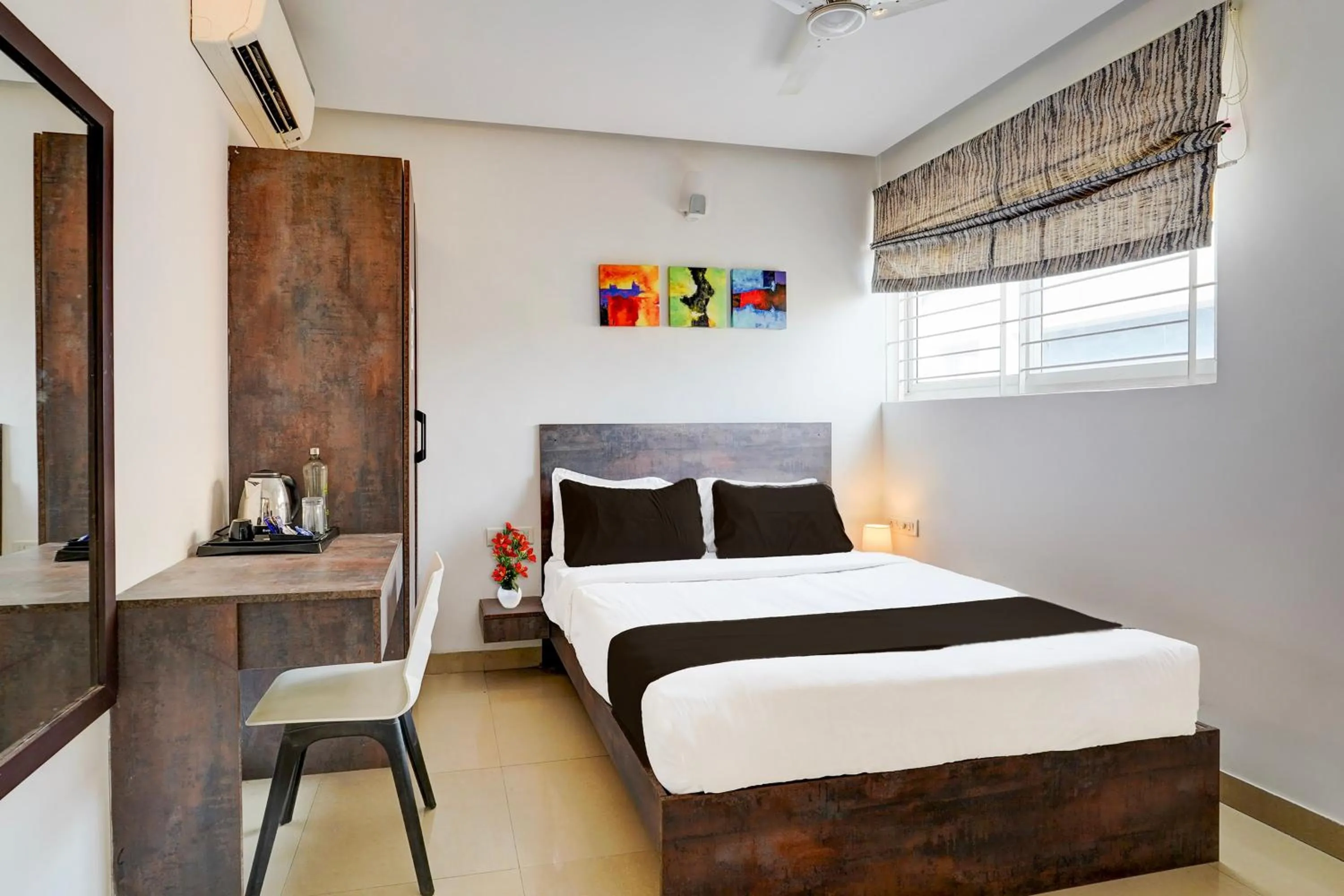 Bedroom, Bed in Super Townhouse Hebbal