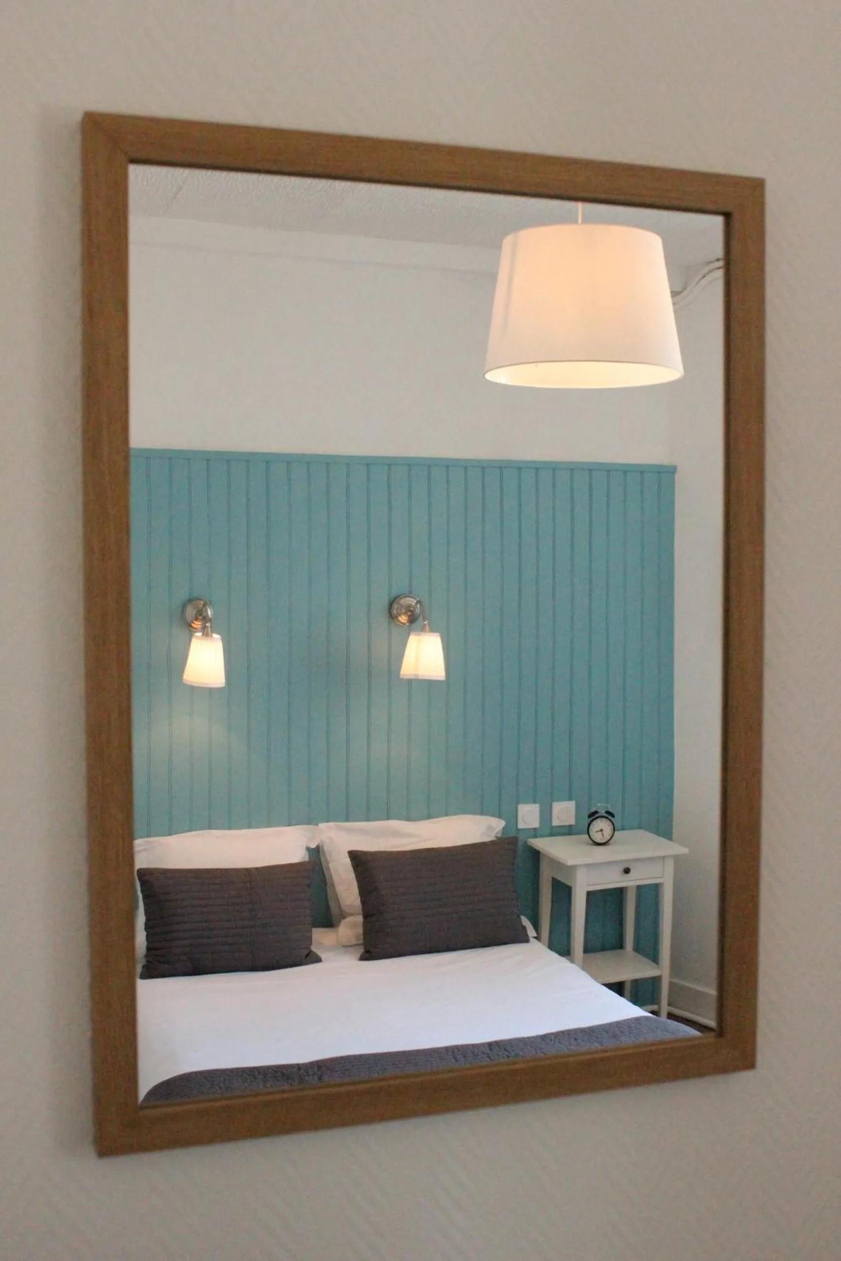 Bedroom, Bed in Hotel Saint-Michel