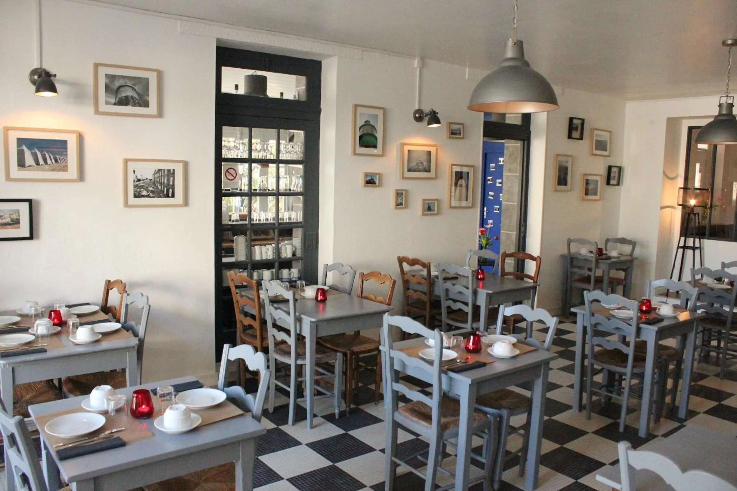 Restaurant/places to eat in Hotel Saint-Michel