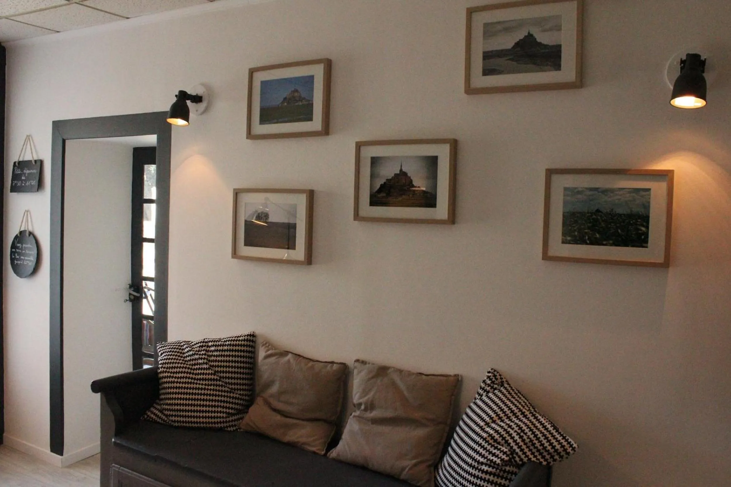 Lobby or reception in Hotel Saint-Michel