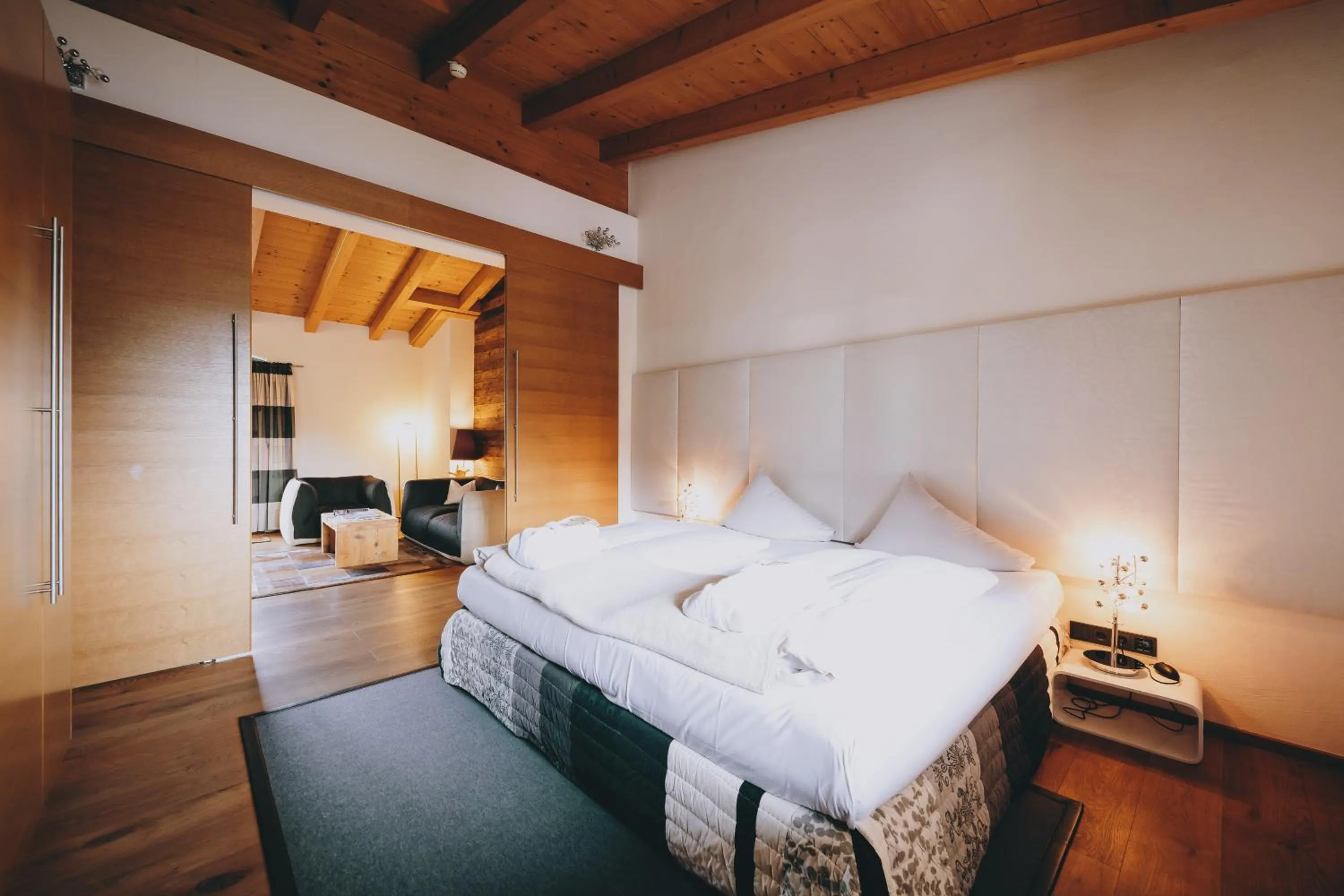 Bed in Auhof Wirtshaus & Suiten