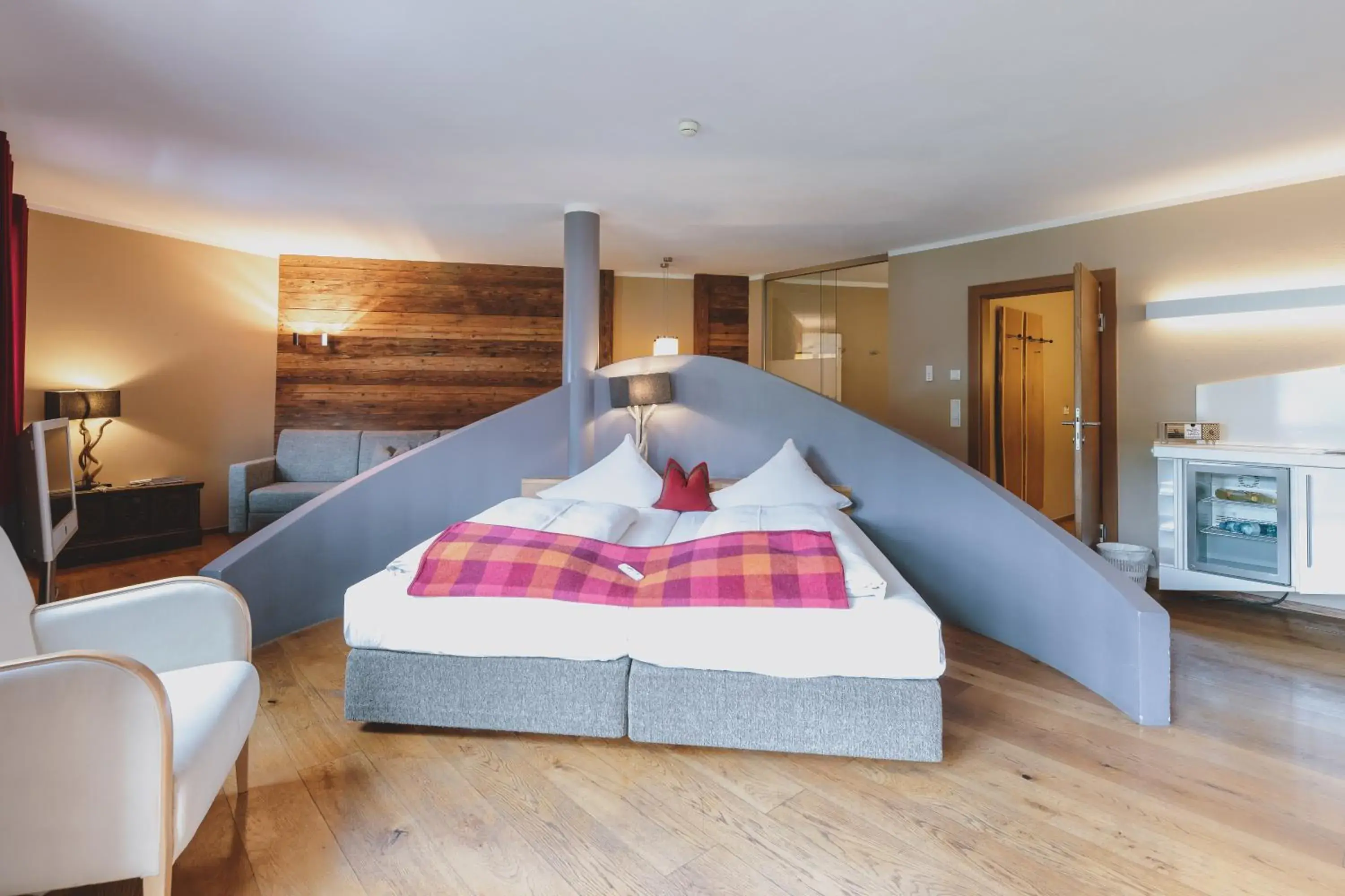 Large Double Room with Free Tauern Spa Entry in Auhof Wirtshaus & Suiten Large Double Room with Free Tauern Spa Entry in Auhof Wirtshaus & Suiten