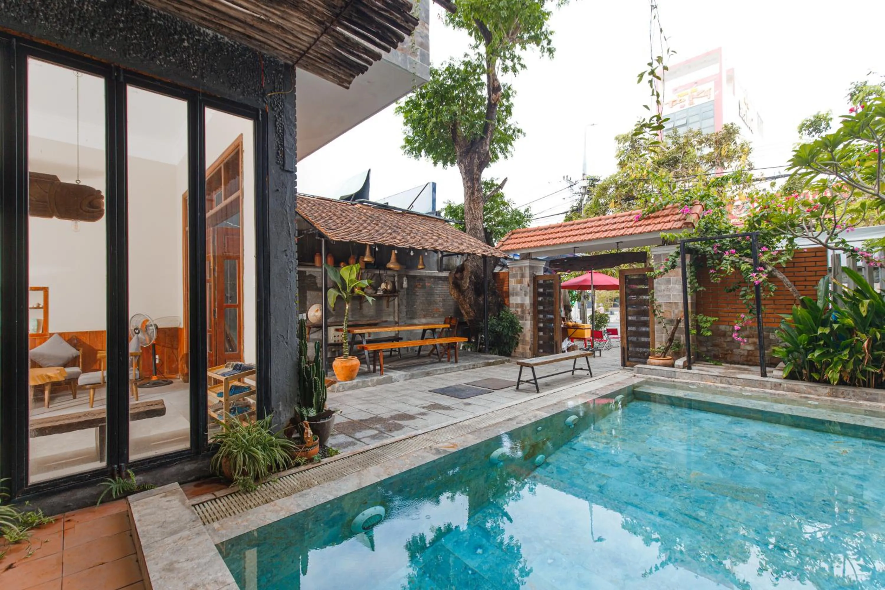 Pool view in Chaca Beach