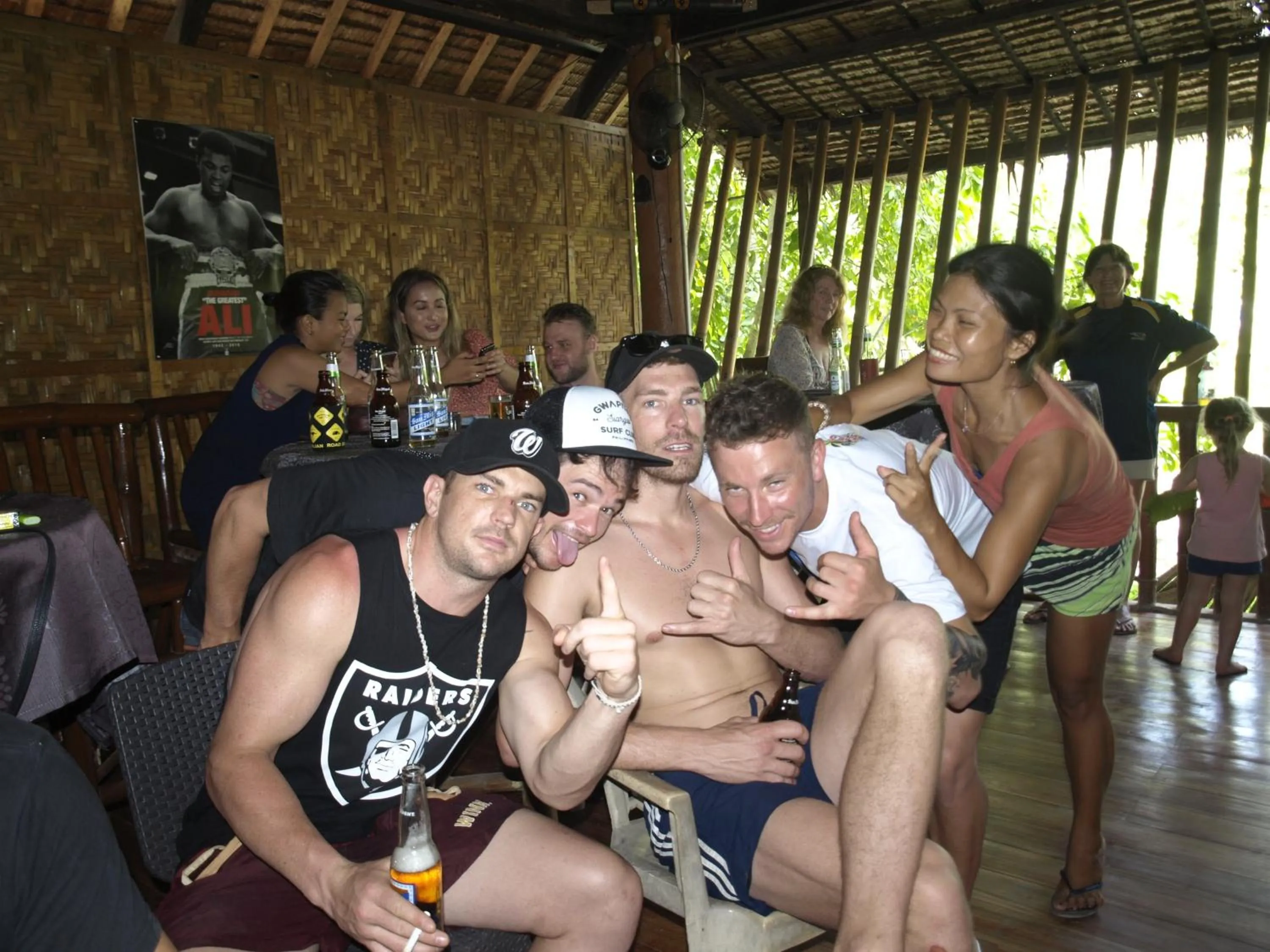Lounge or bar in The Shark's Tail Dive Resort