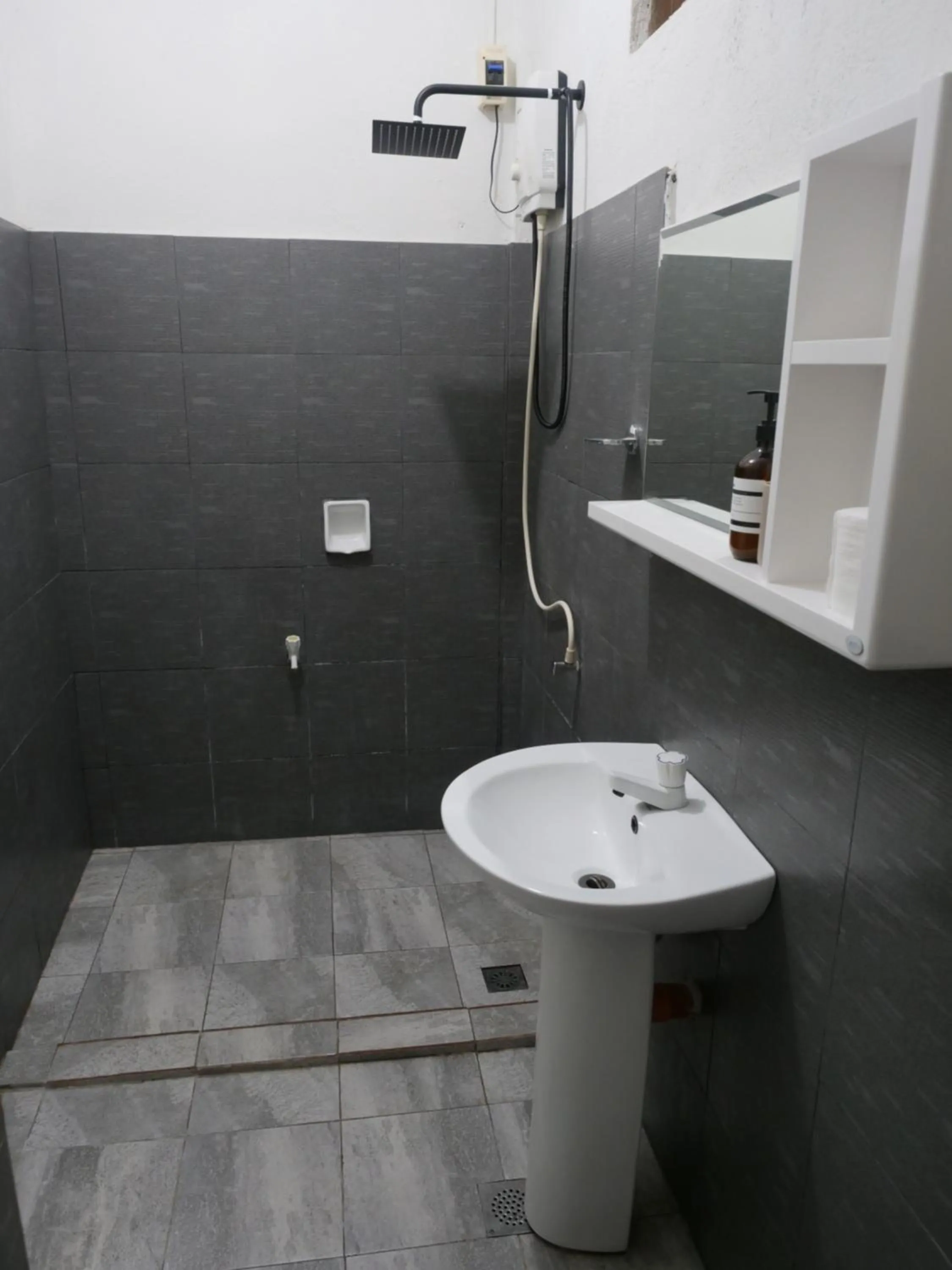 The Shark's Tail Dive Resort