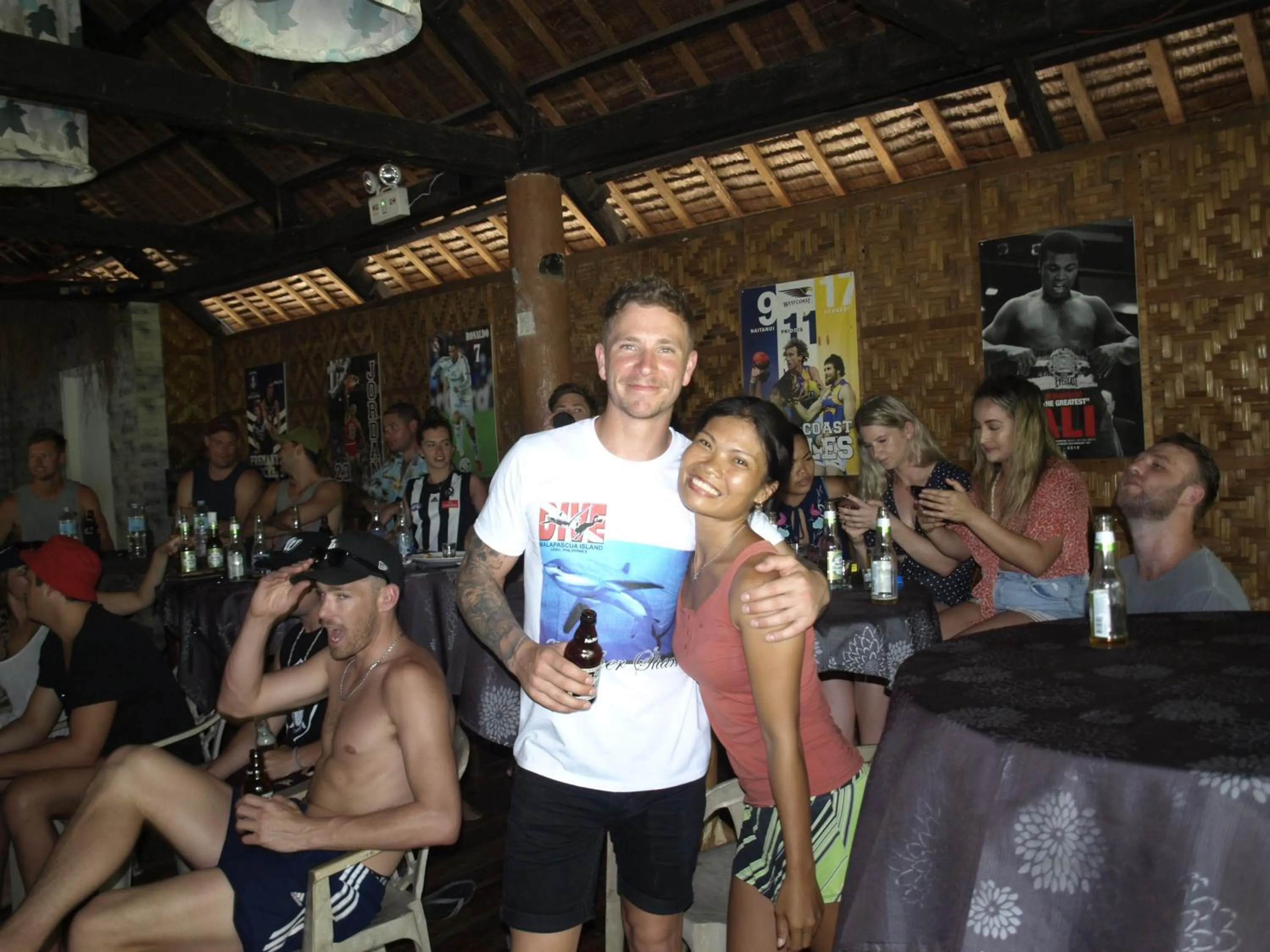 Lounge or bar in The Shark's Tail Dive Resort