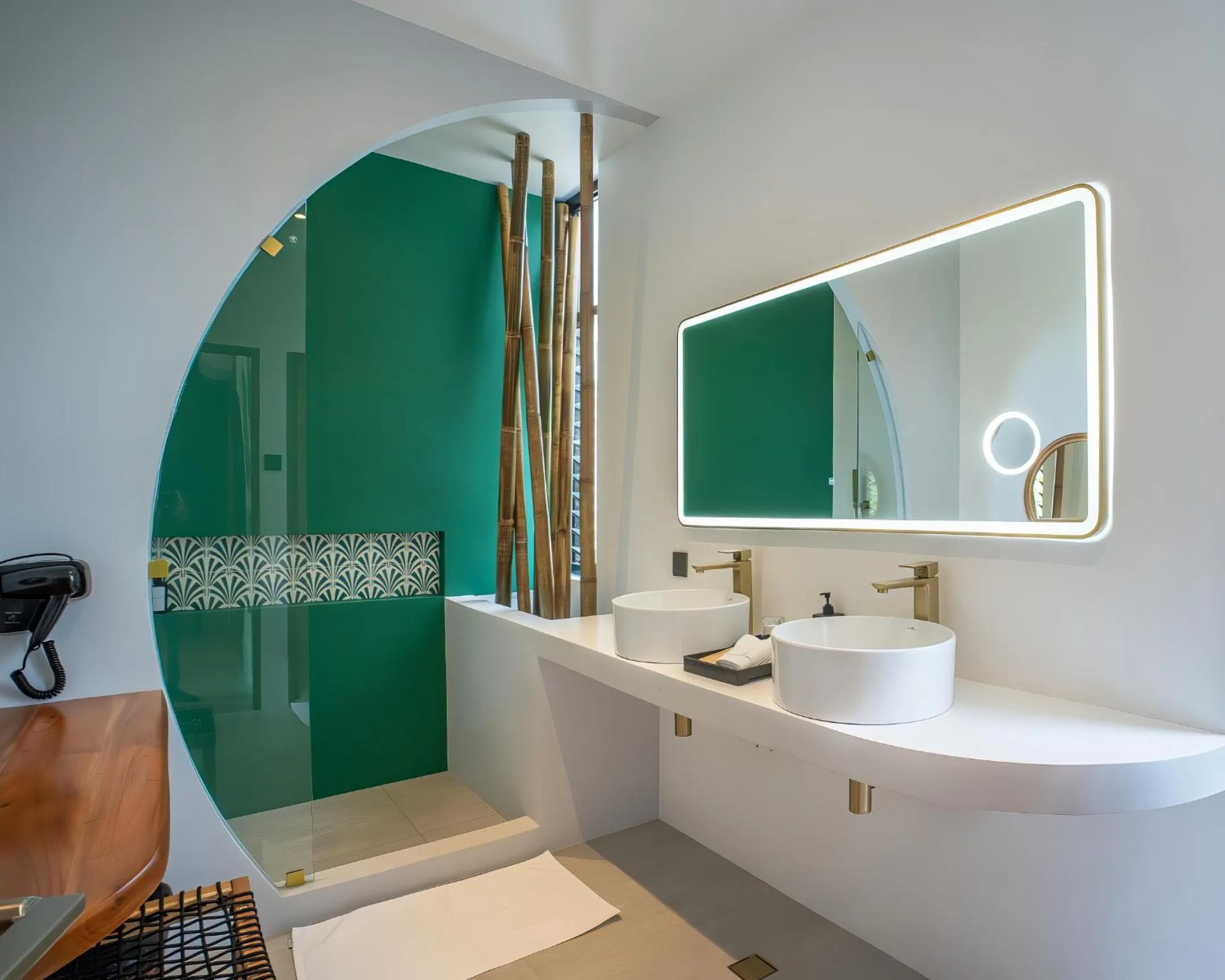 Shower in Bird of Paradise