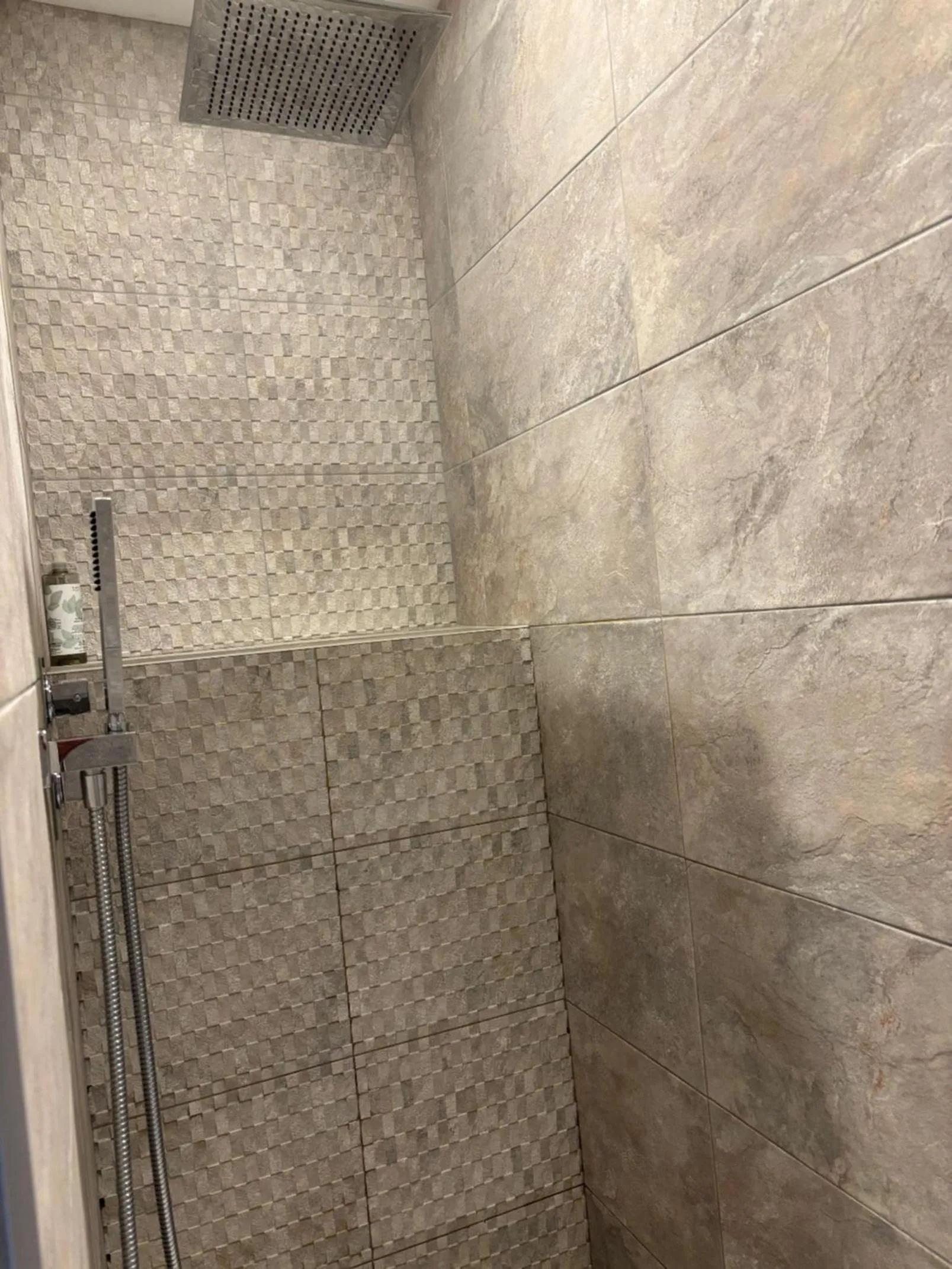 Shower in Maison Tillot