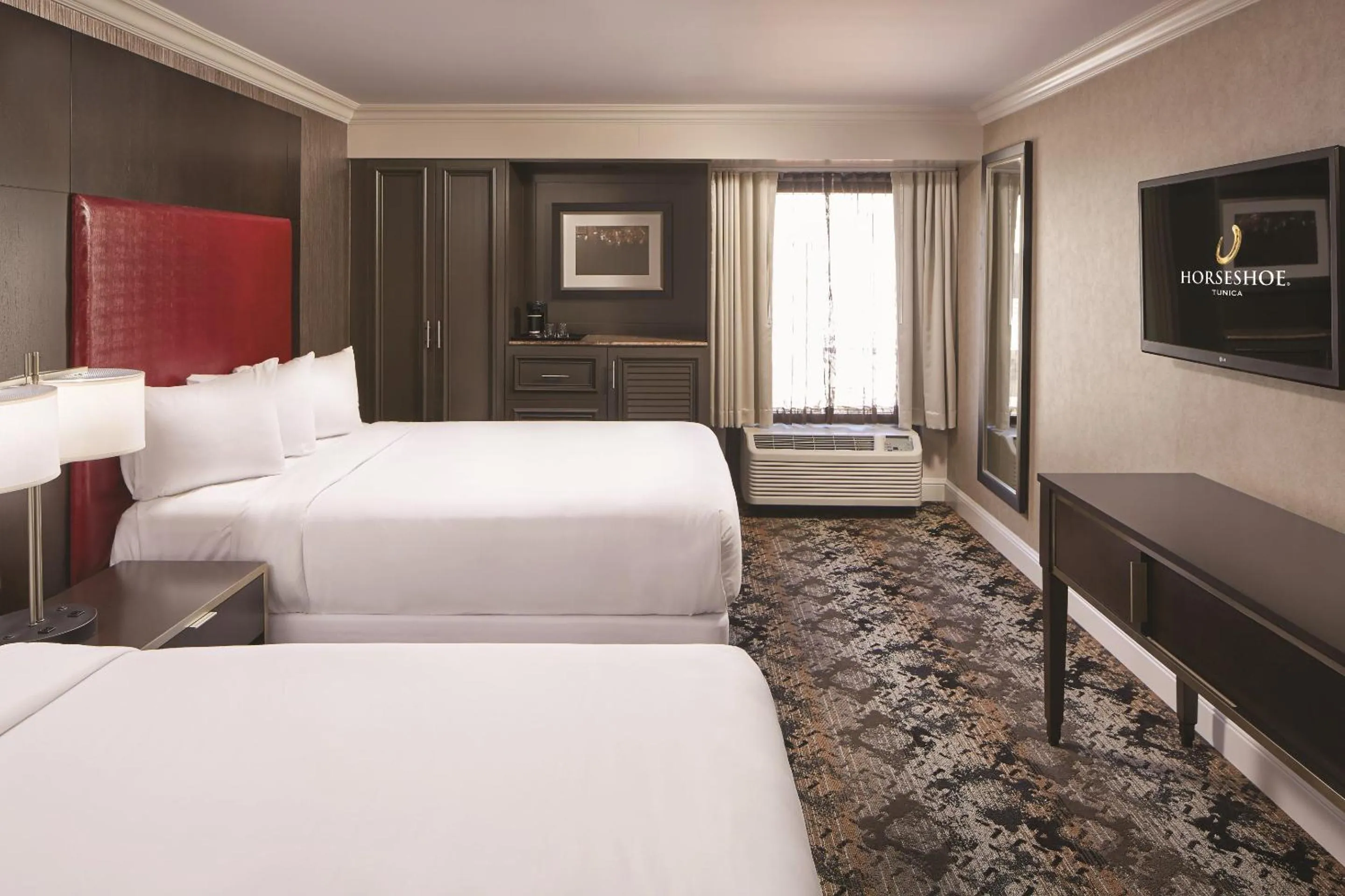 Bedroom, Bed in Horseshoe Tunica, A Caesars Destination