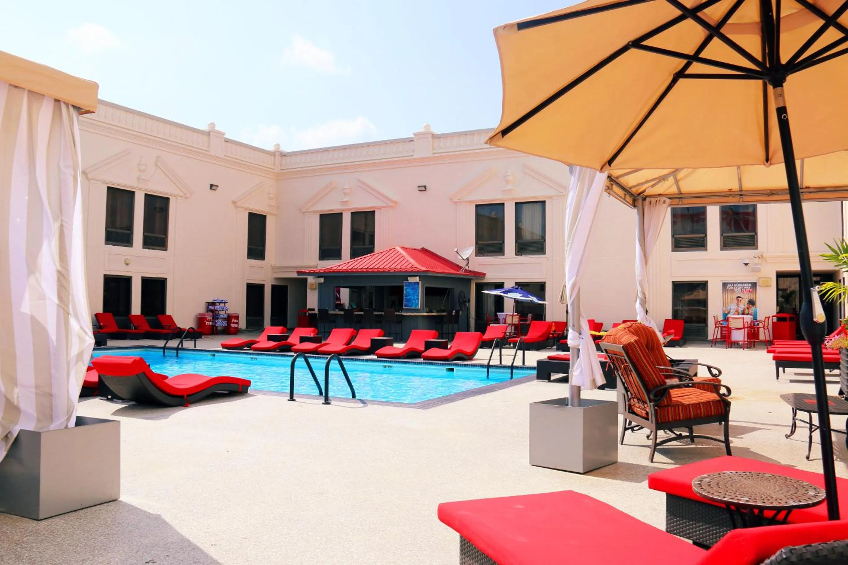 Swimming pool in Horseshoe Tunica, A Caesars Destination